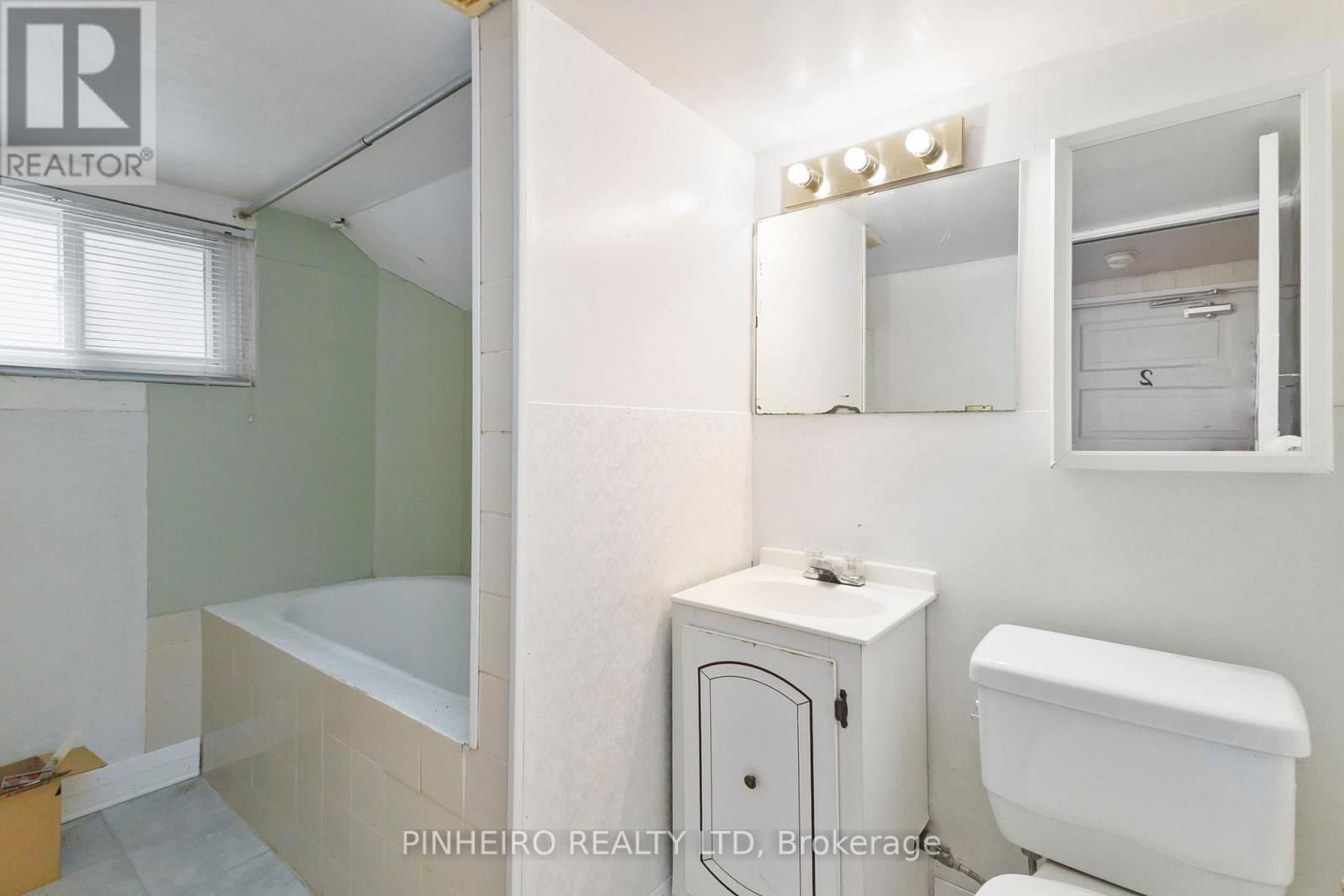 1116 TRAFALGAR STREET Image 17