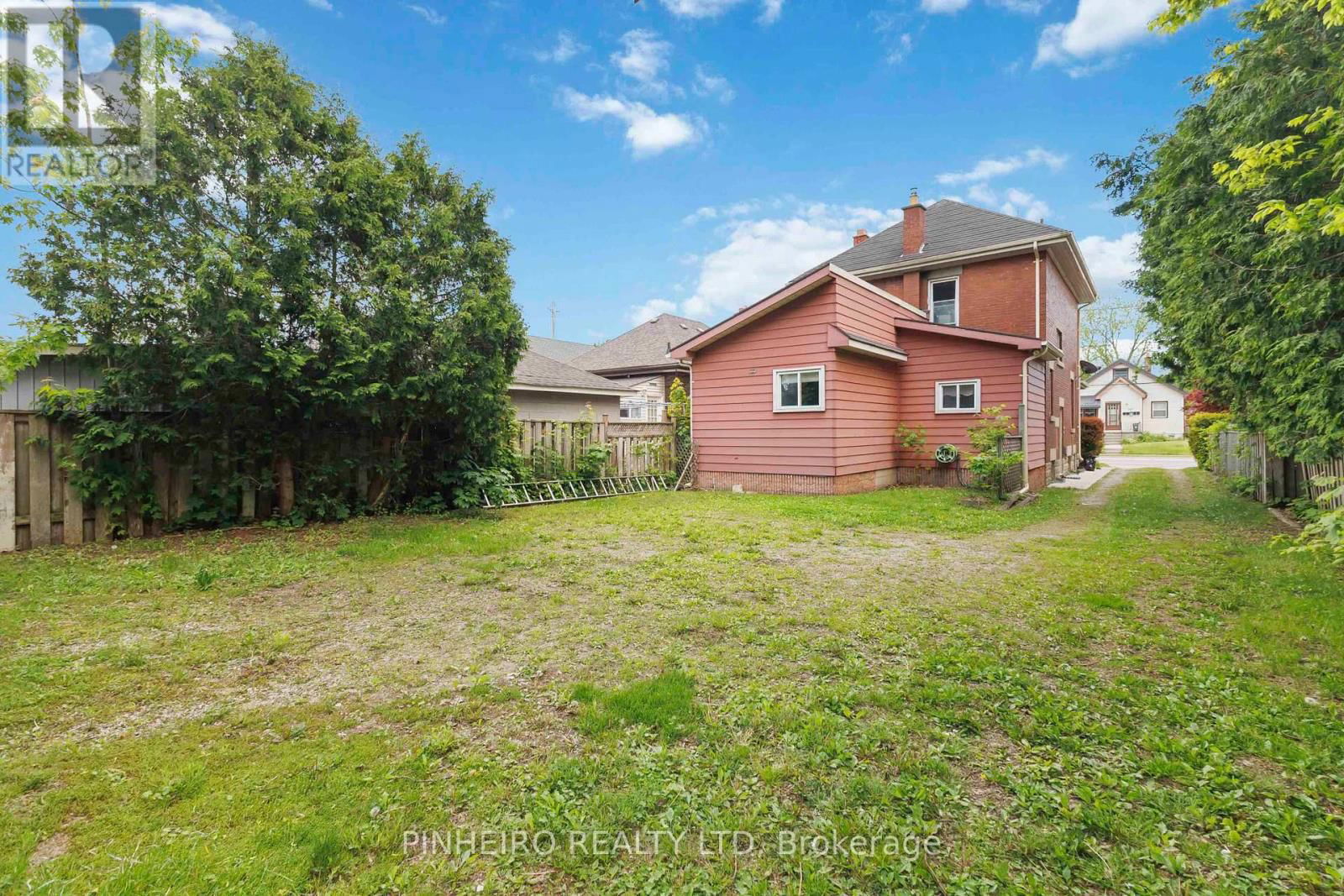 1116 TRAFALGAR STREET Image 19