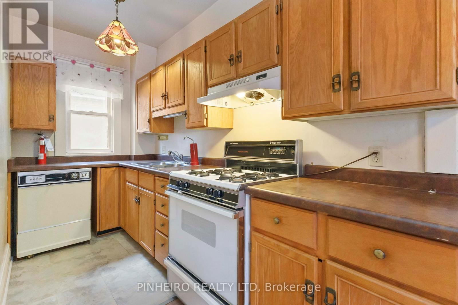 1116 TRAFALGAR STREET Image 9
