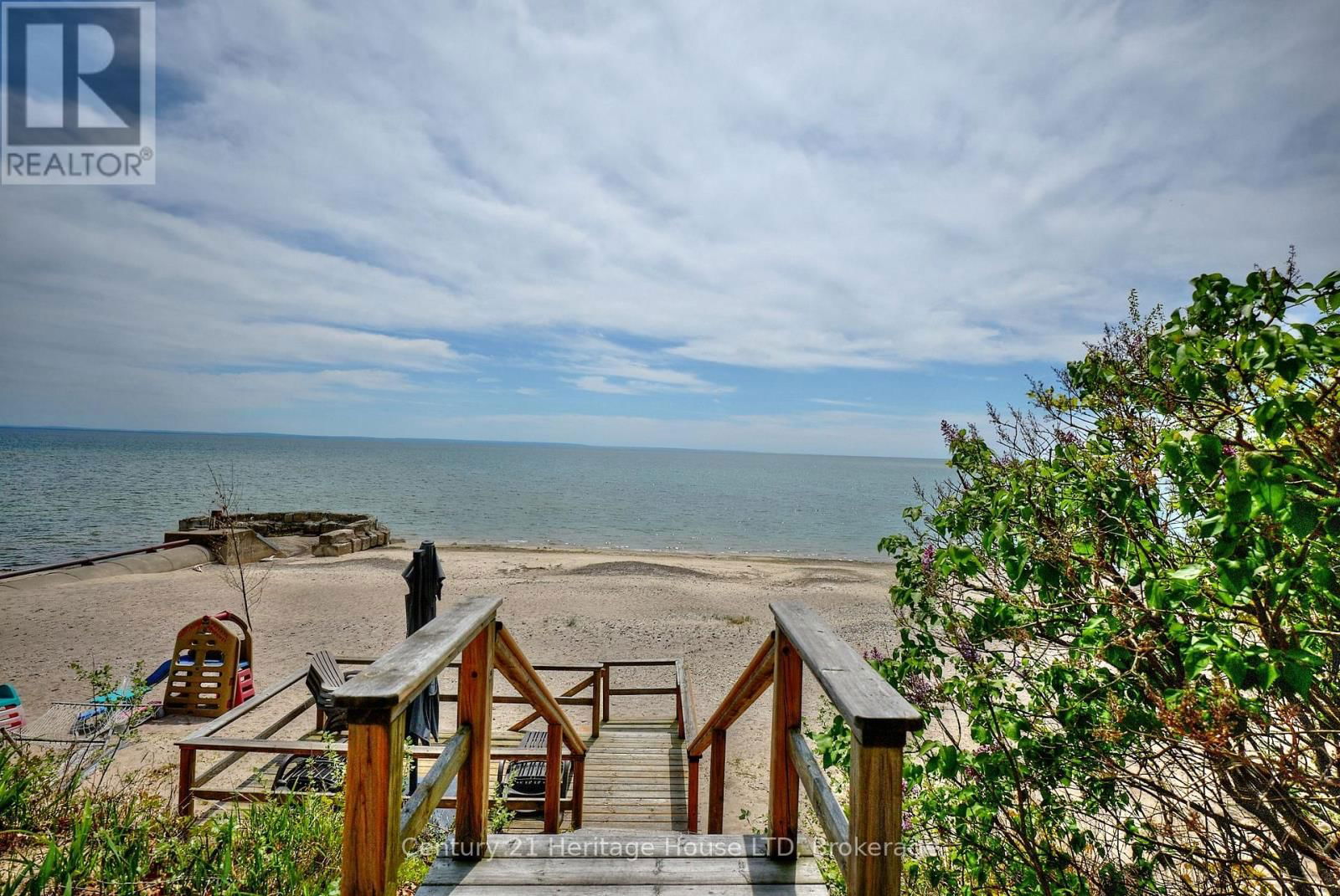 2901 VIMY ROAD Image 10