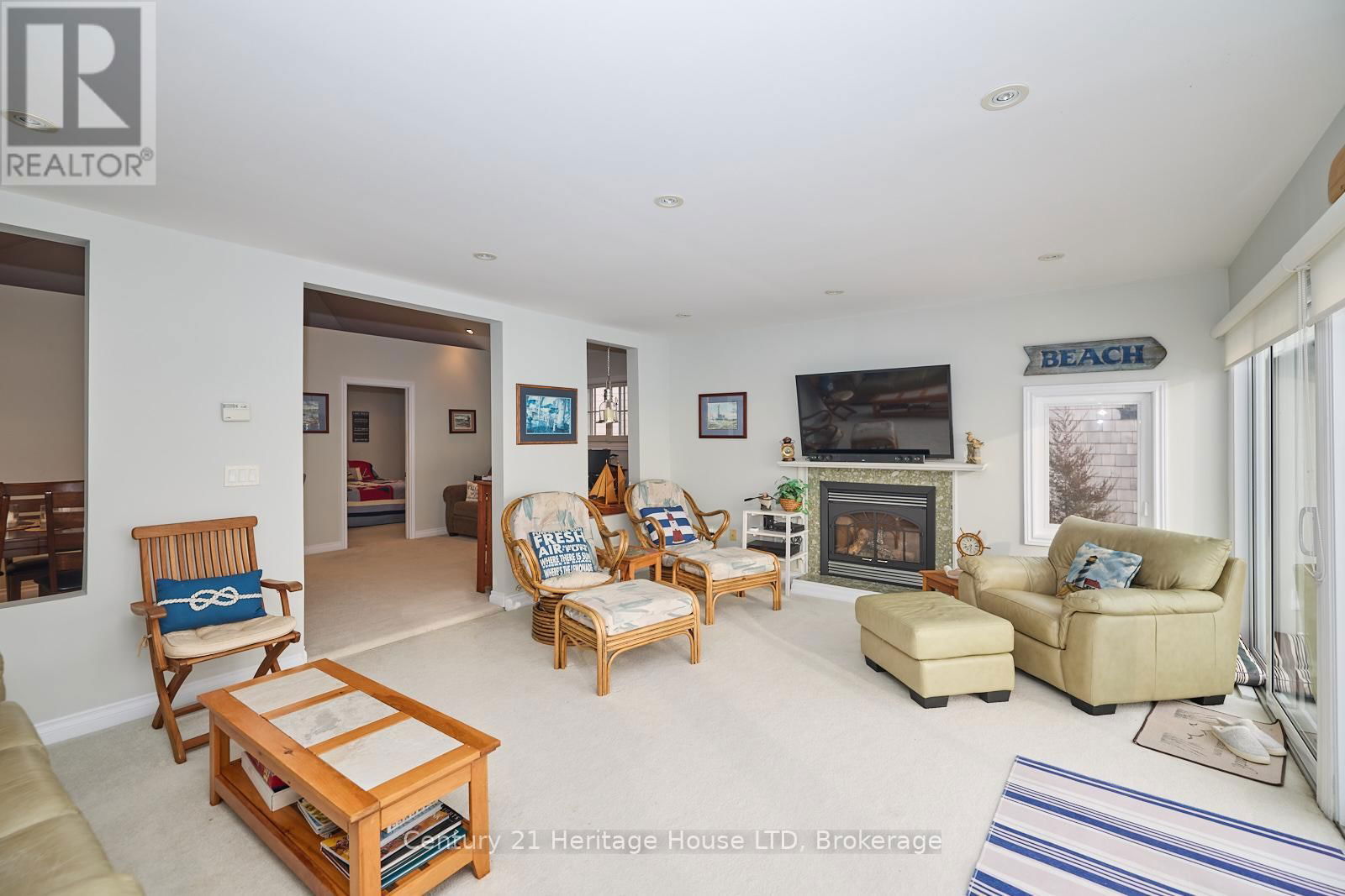 2901 VIMY ROAD Image 15