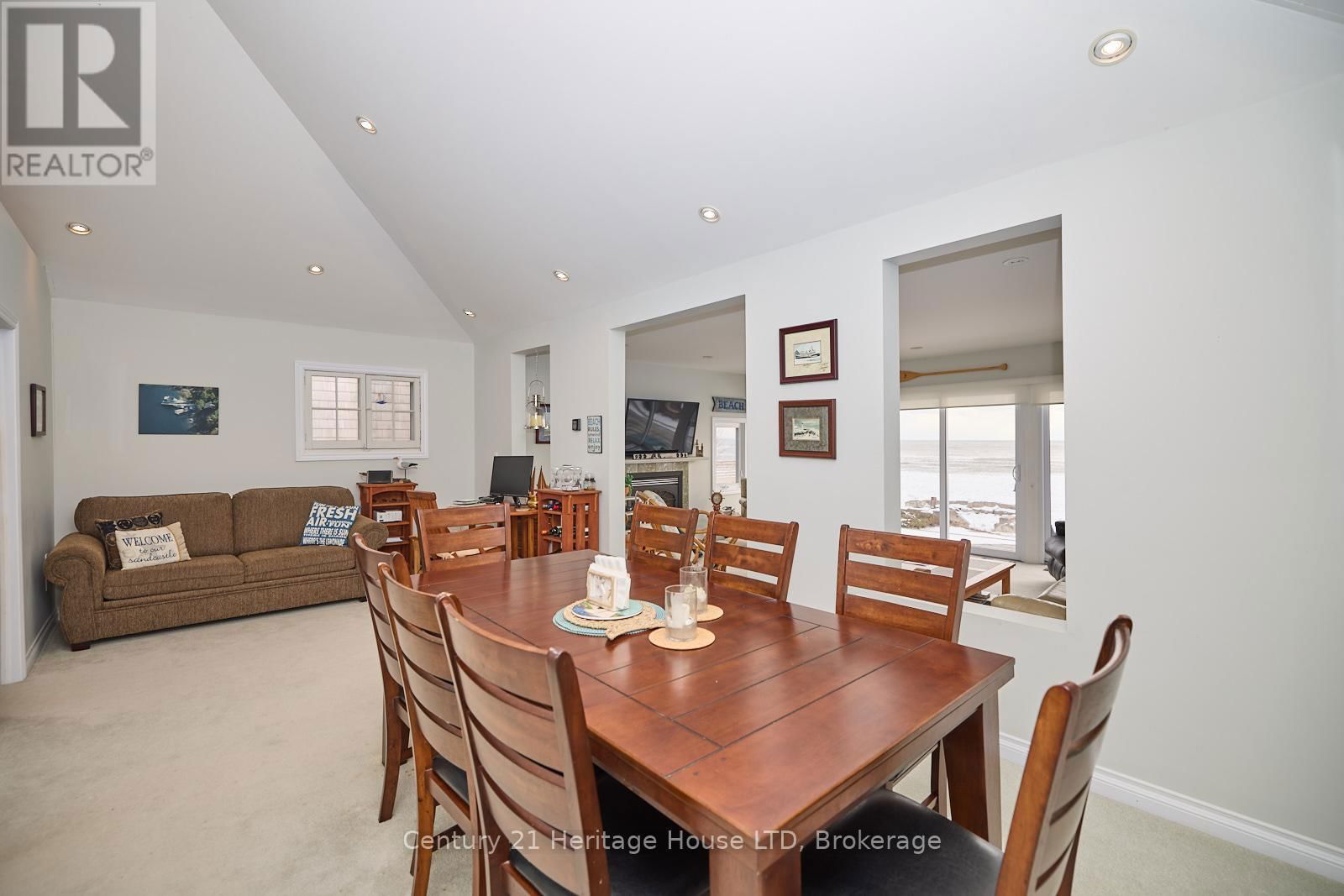 2901 VIMY ROAD Image 16