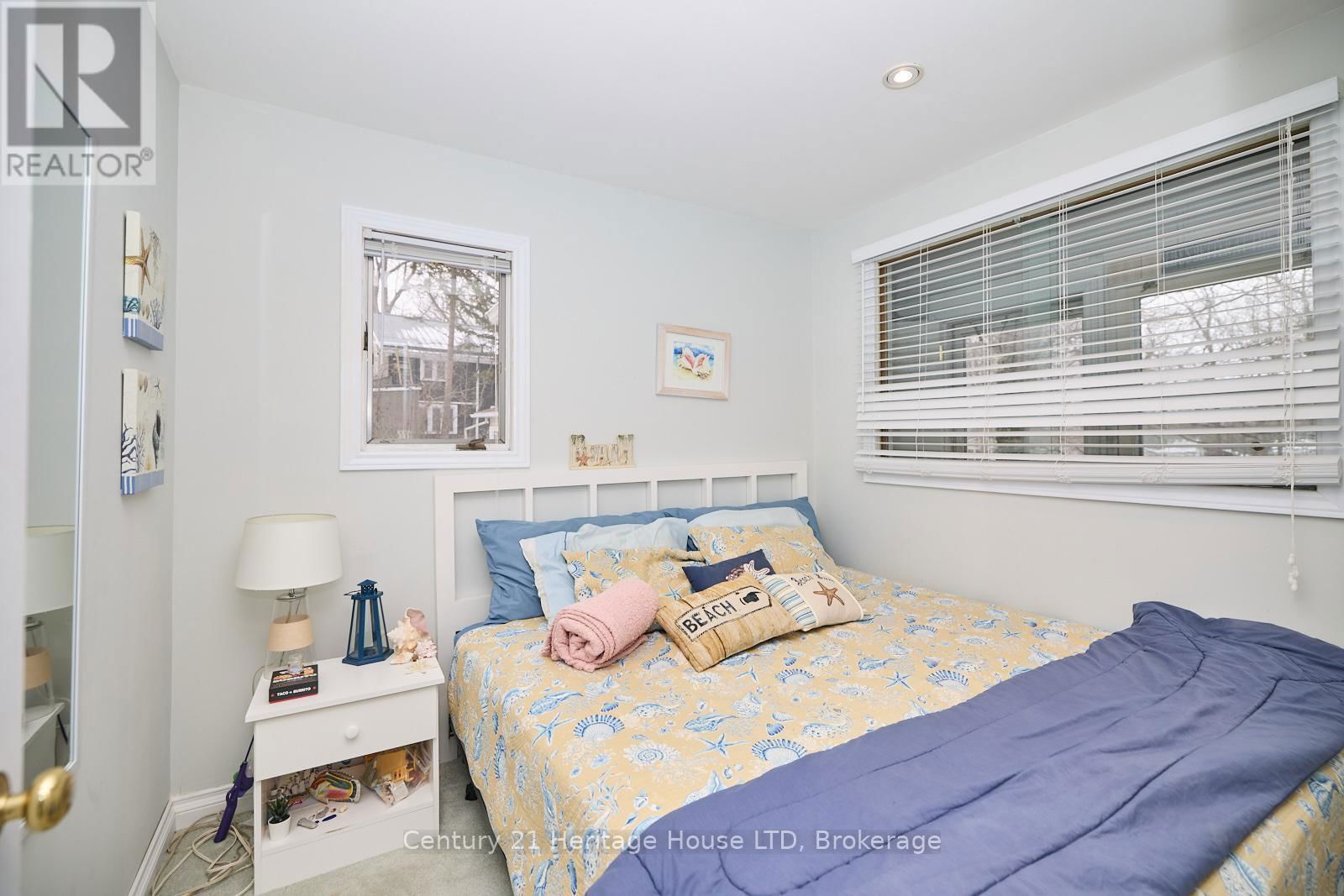 2901 VIMY ROAD Image 24