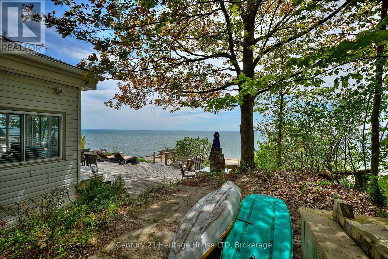 2901 VIMY ROAD Image 29