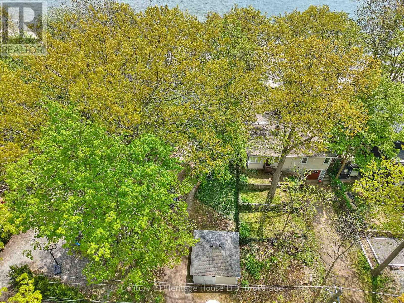 2901 VIMY ROAD Image 45
