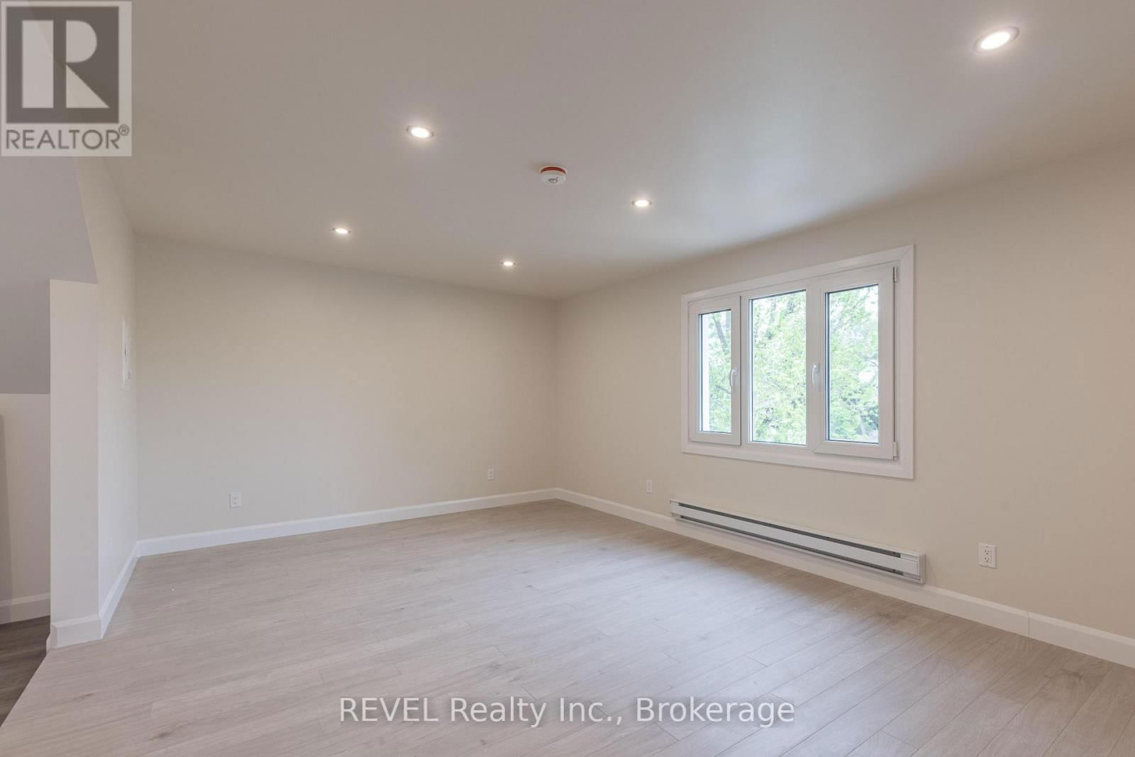 4992 MCRAE STREET Image 12