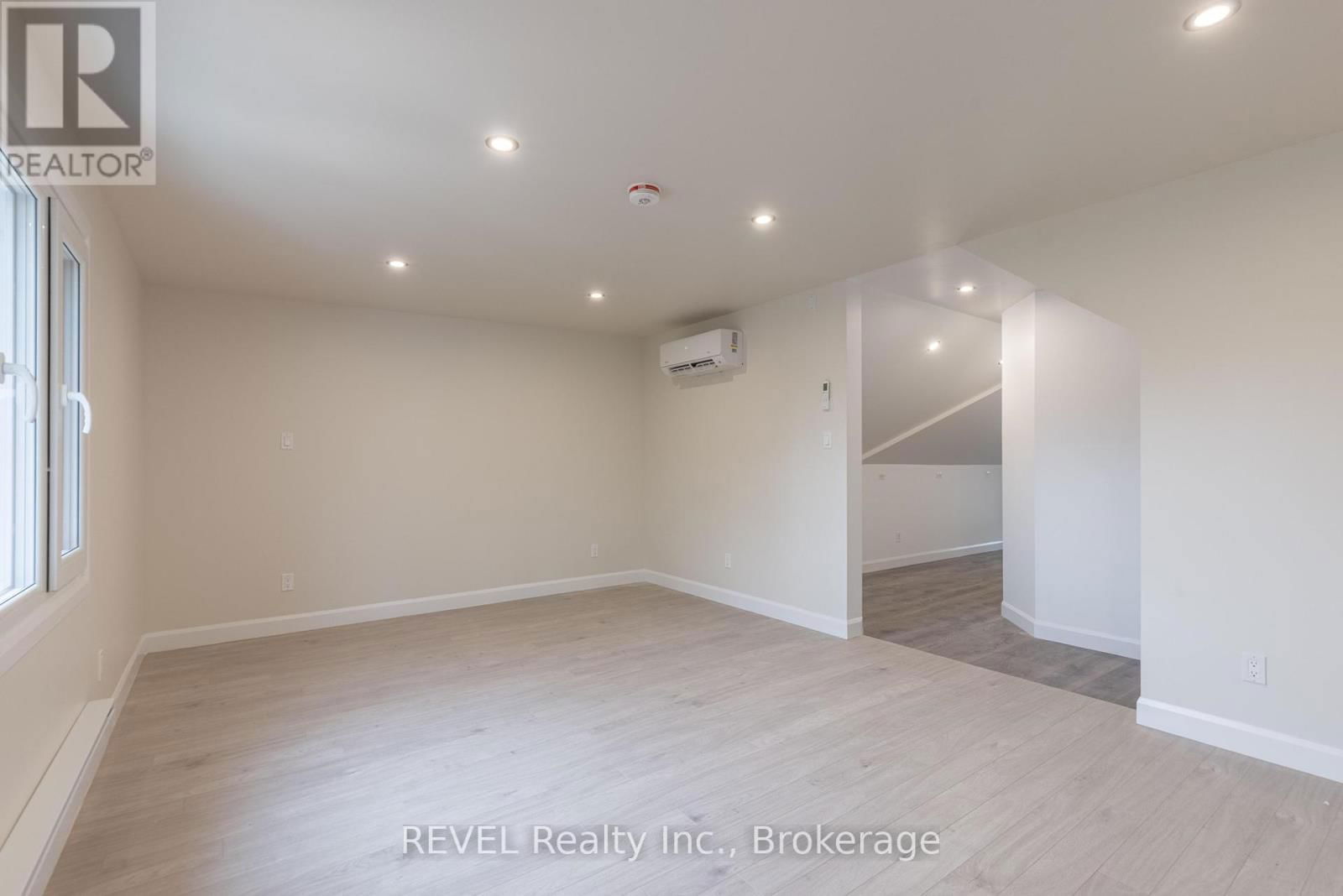 4992 MCRAE STREET Image 13