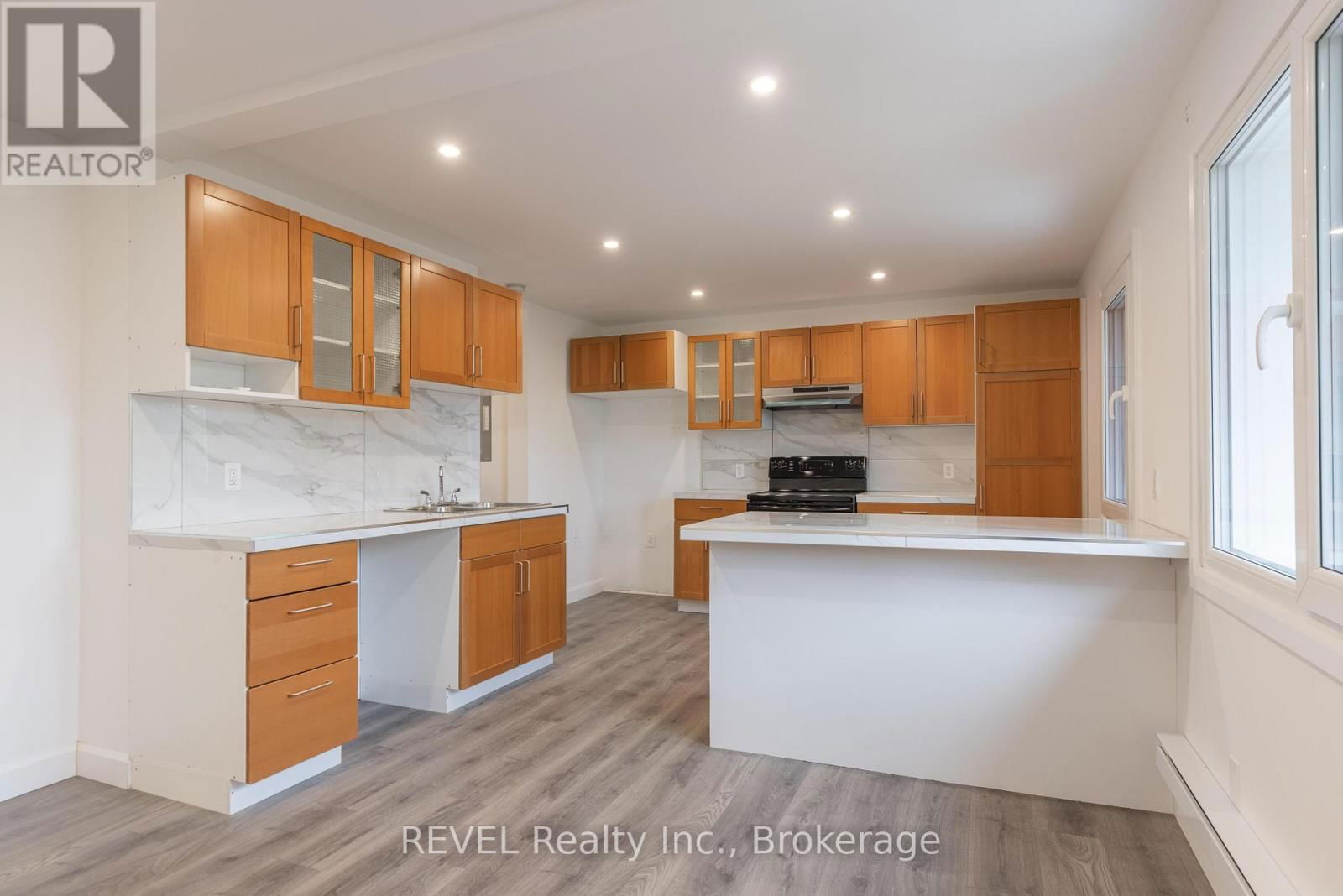 4992 MCRAE STREET Image 2