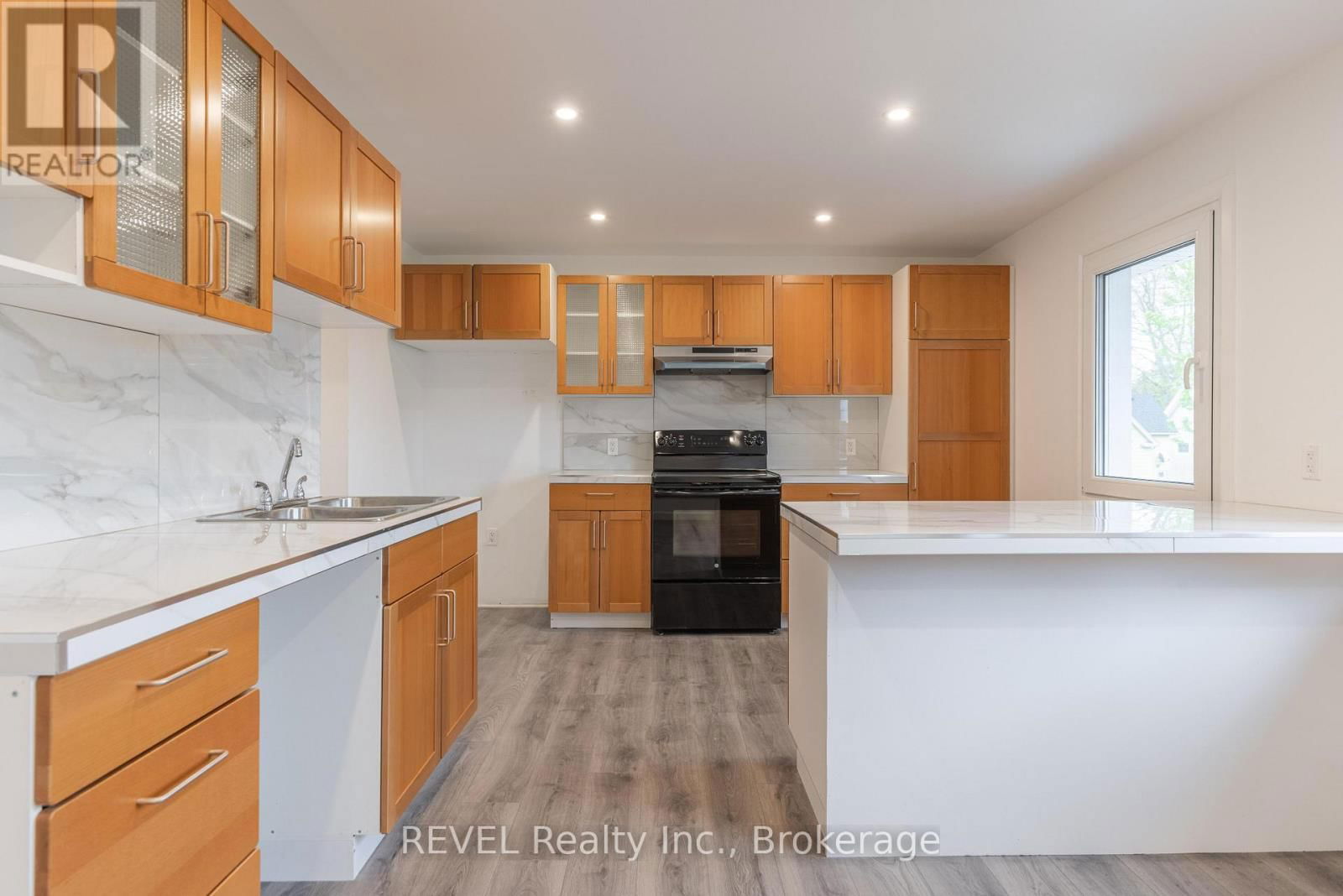 4992 MCRAE STREET Image 3