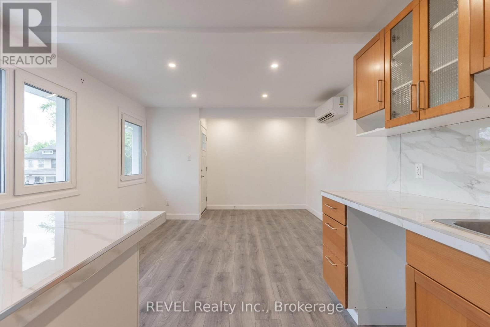 4992 MCRAE STREET Image 5