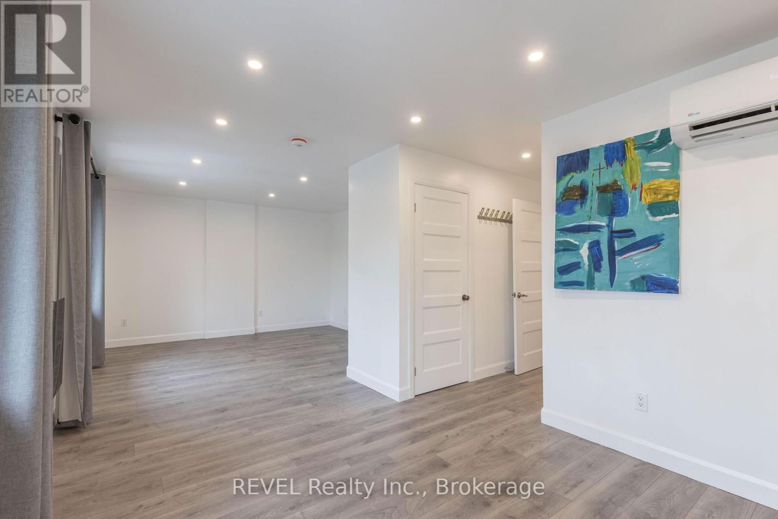 4992 MCRAE STREET Image 9