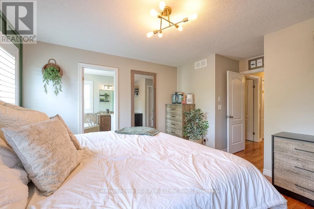 491 ALAN CRESCENT Image 18