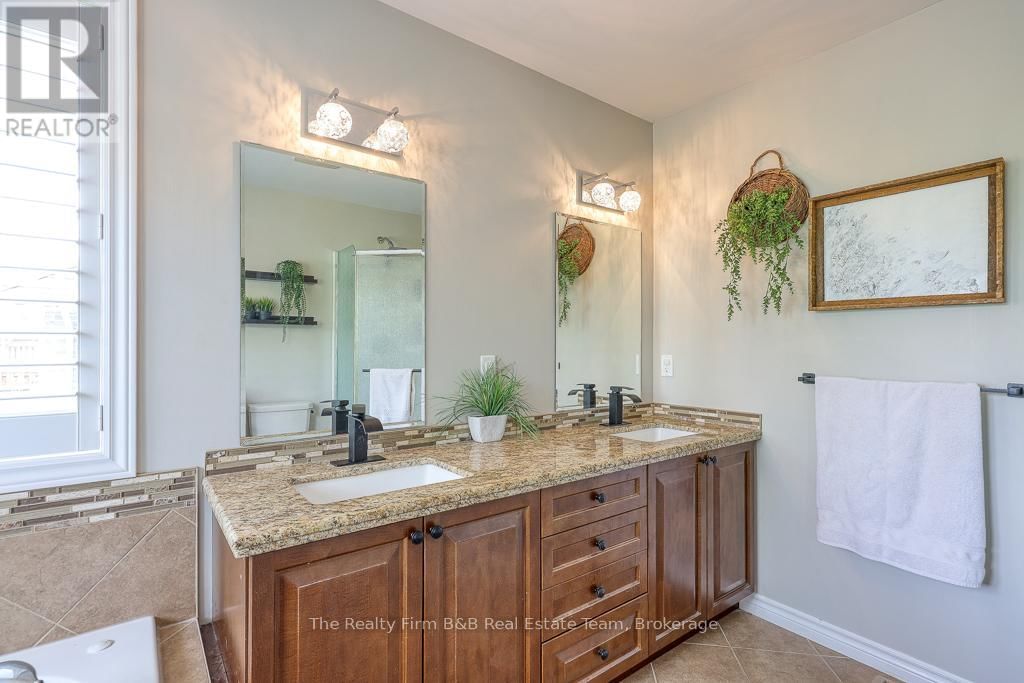 491 ALAN CRESCENT Image 20
