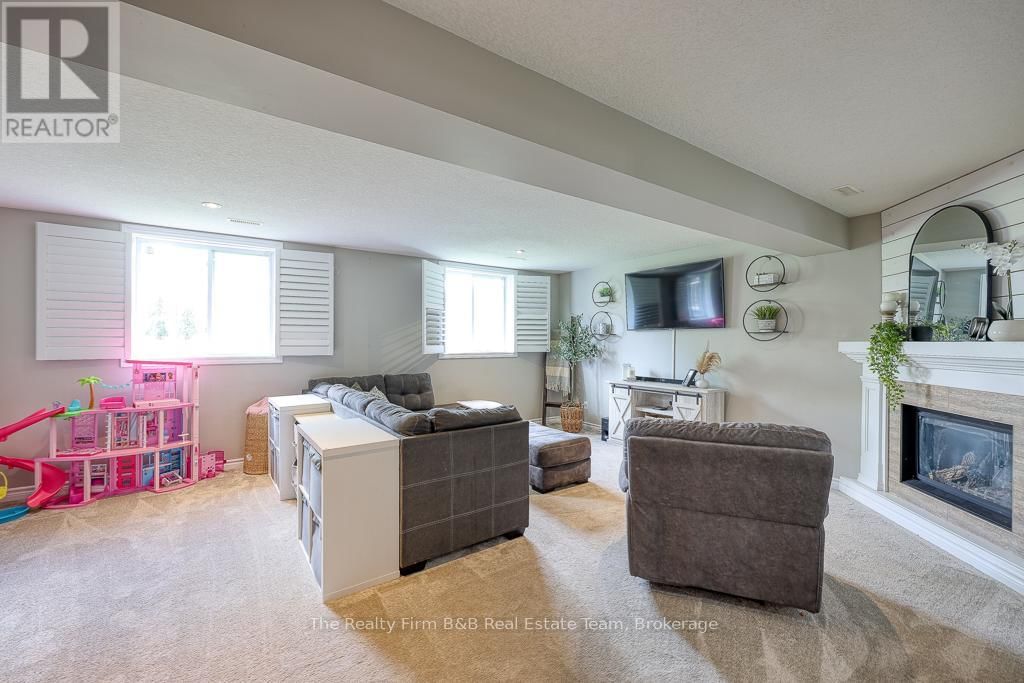 491 ALAN CRESCENT Image 27