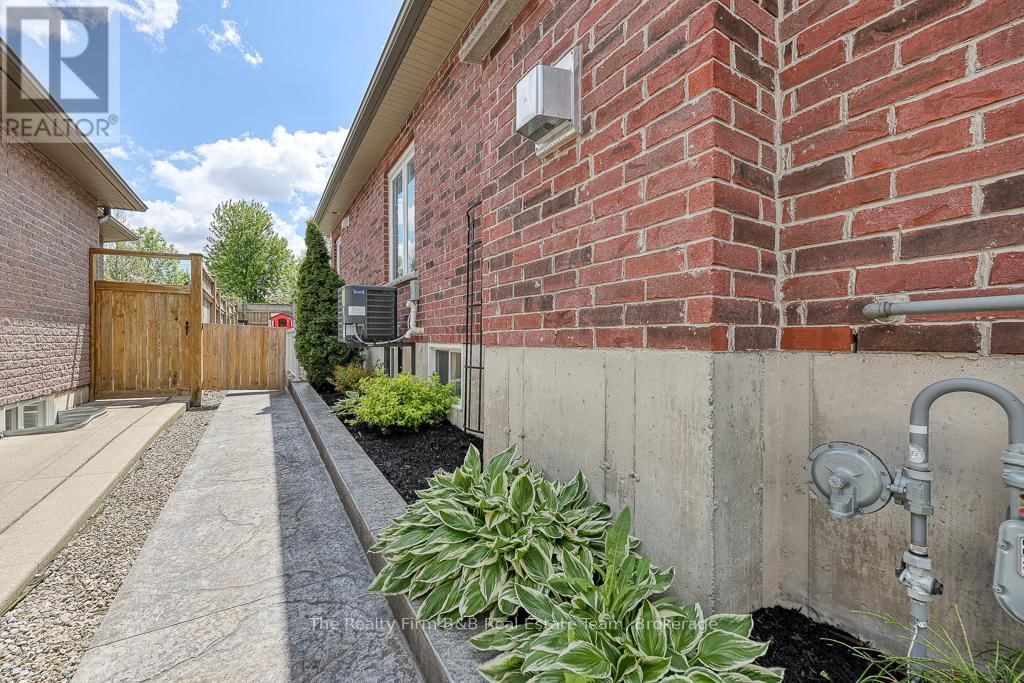 491 ALAN CRESCENT Image 41