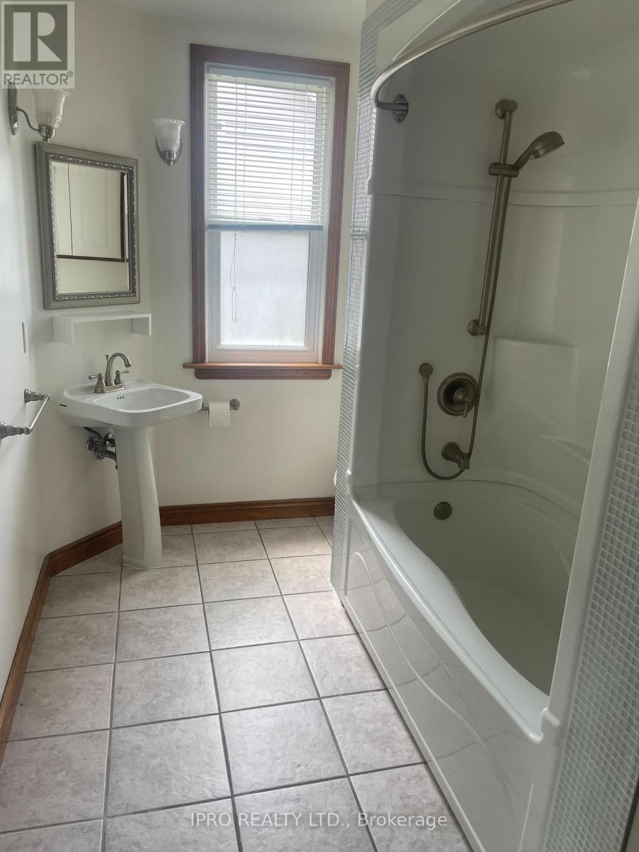 281 MITTON STREET NORTH Image 14