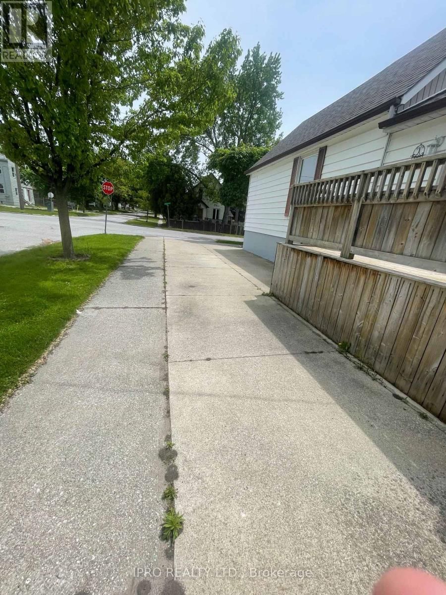 281 MITTON STREET NORTH Image 3