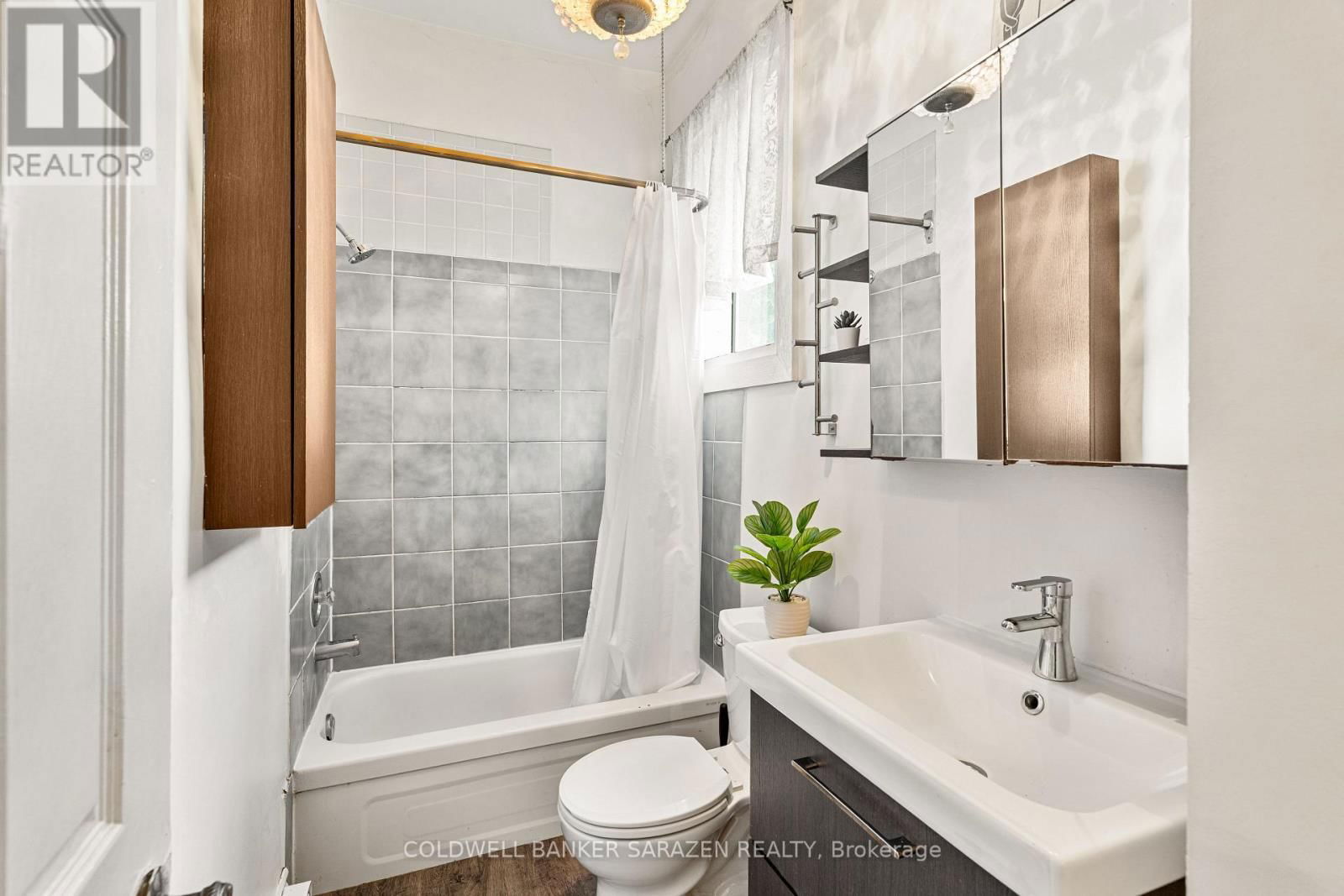 1 - 229 CHARLOTTE STREET Image 20