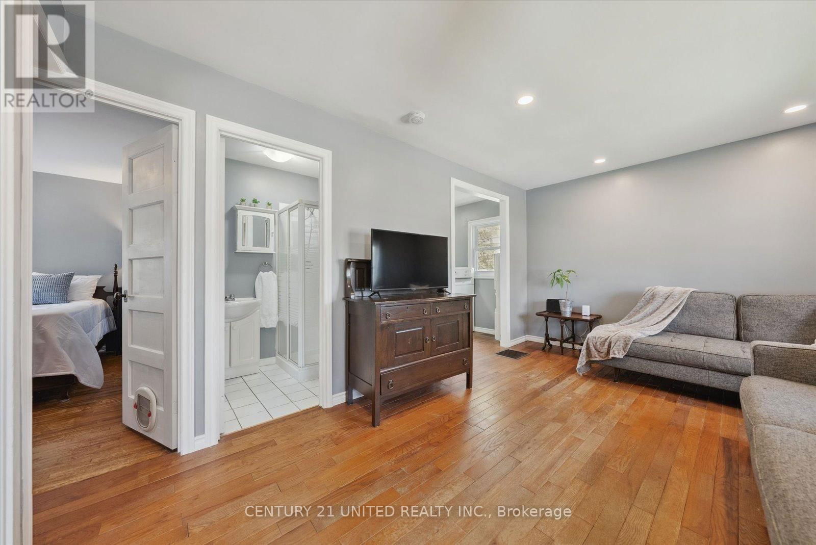 743 ST MARYS STREET Image 10