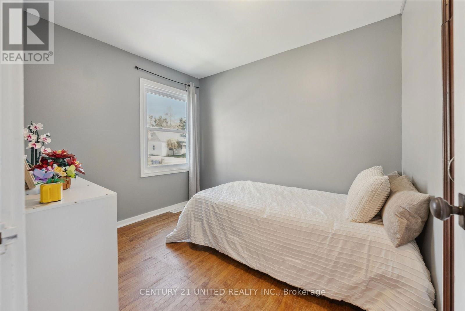 743 ST MARYS STREET Image 23