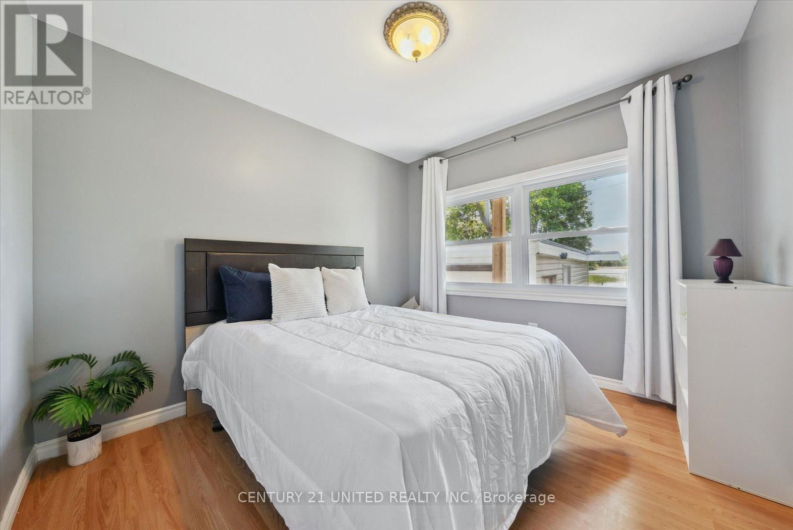 743 ST MARYS STREET Image 26