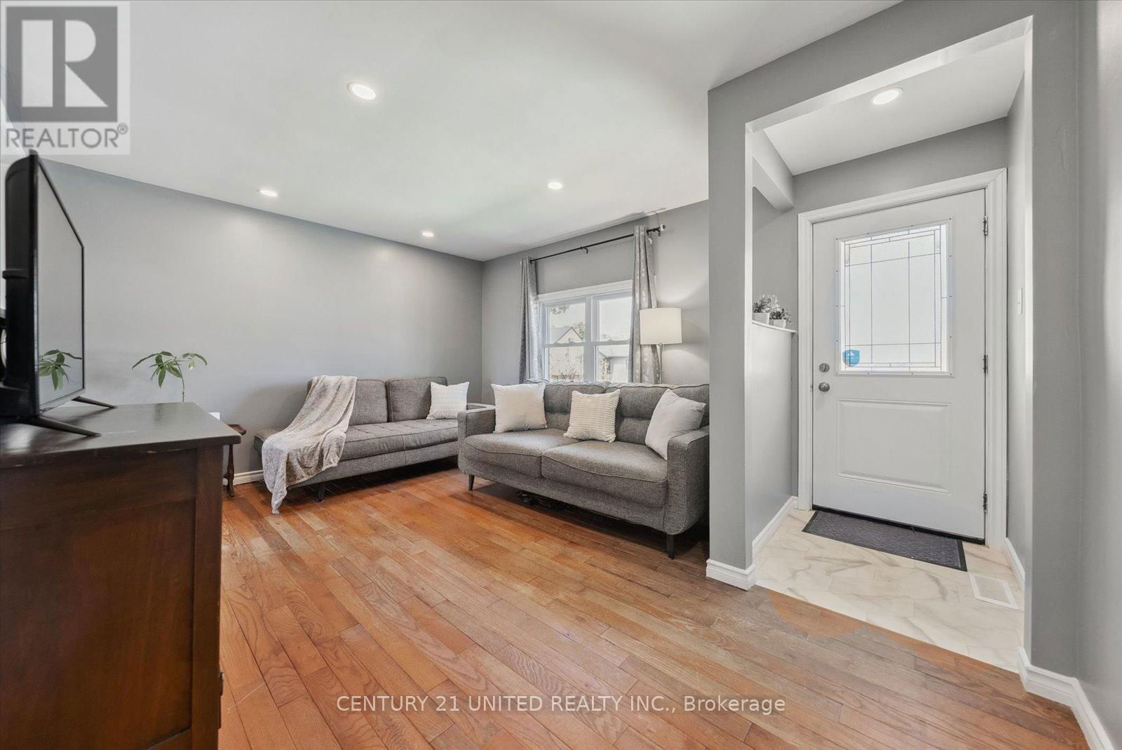 743 ST MARYS STREET Image 7