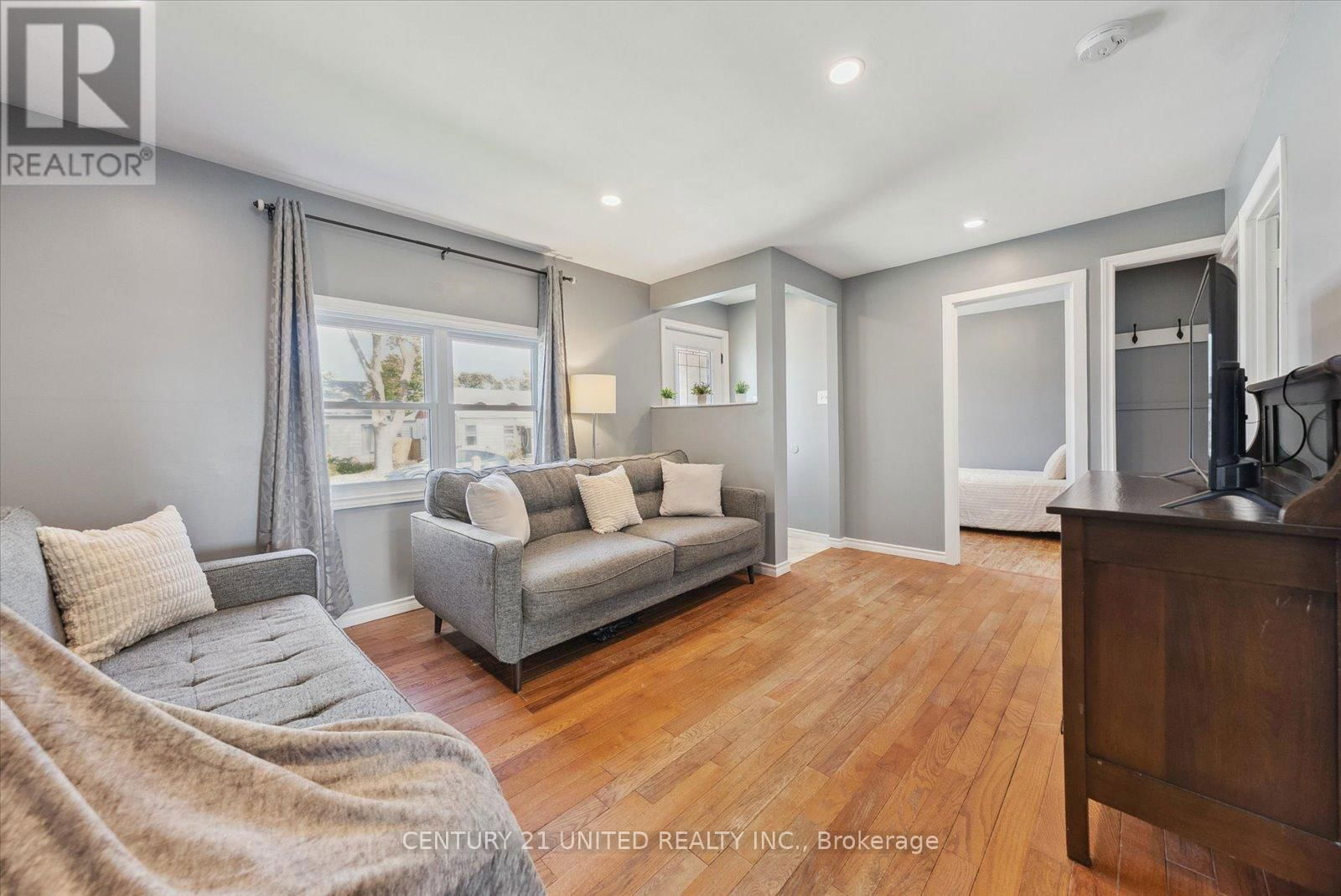 743 ST MARYS STREET Image 8