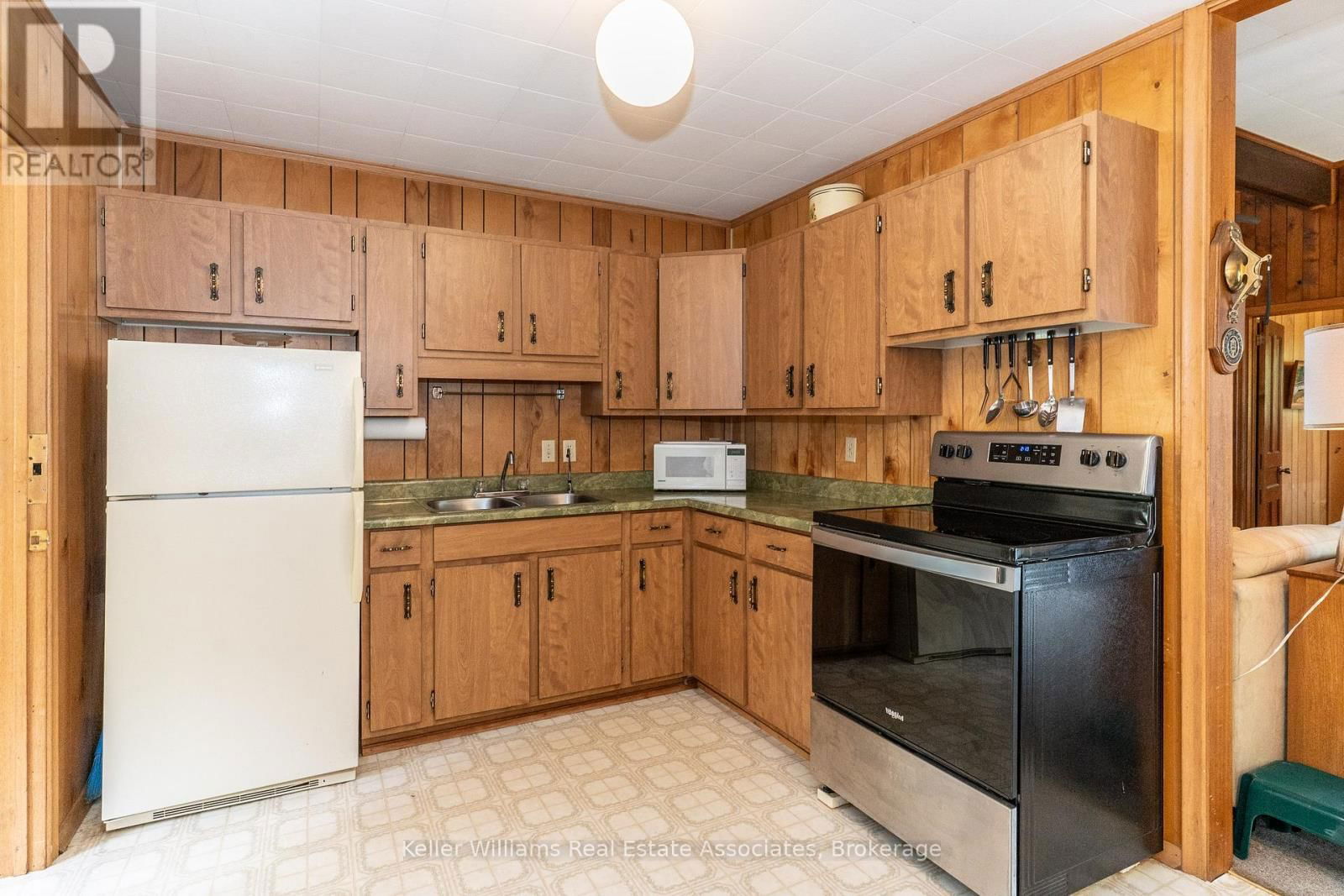 Unit 2 - 1200 NORTH SHORE DRIVE Image 4