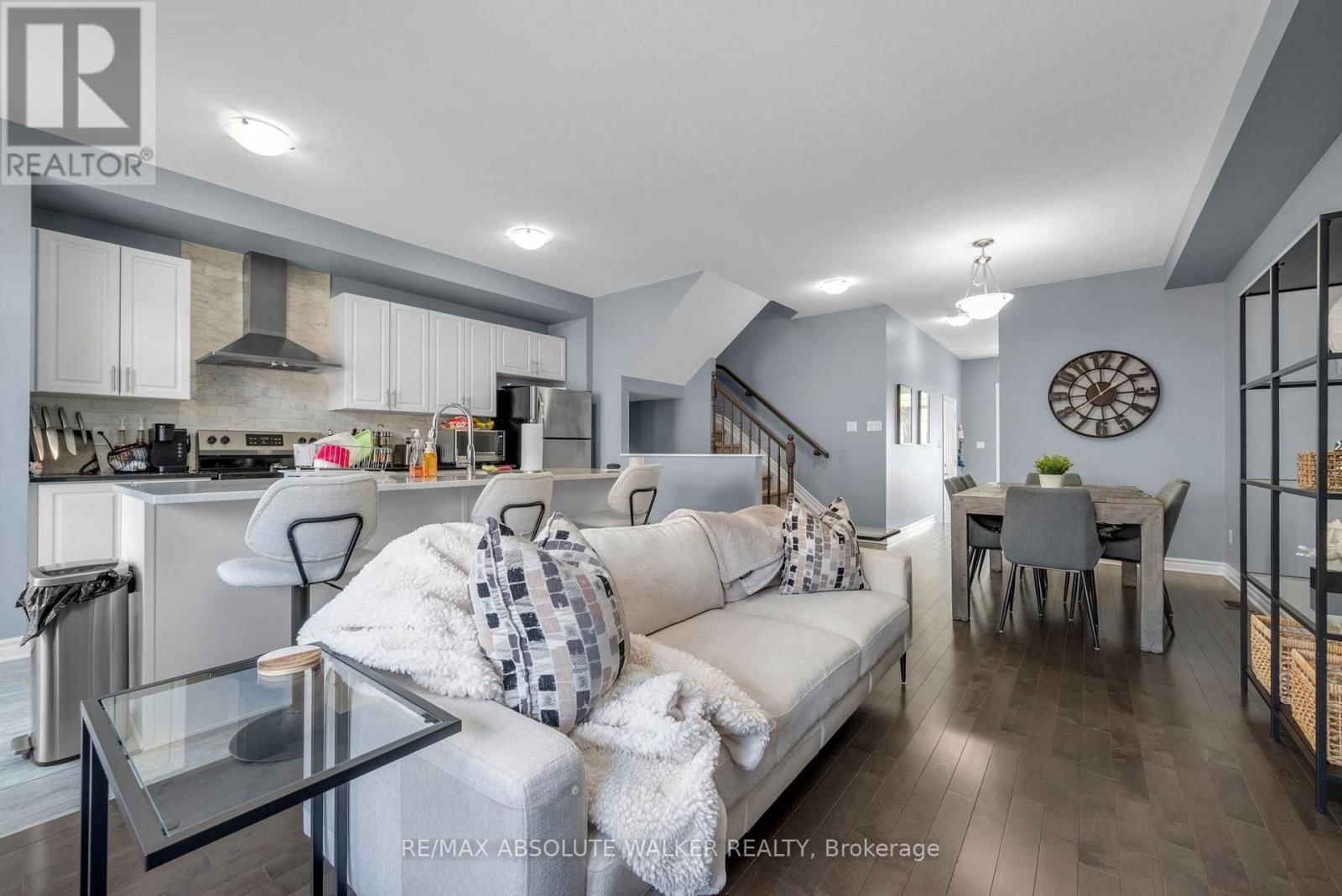 707 DECOEUR DRIVE Image 9