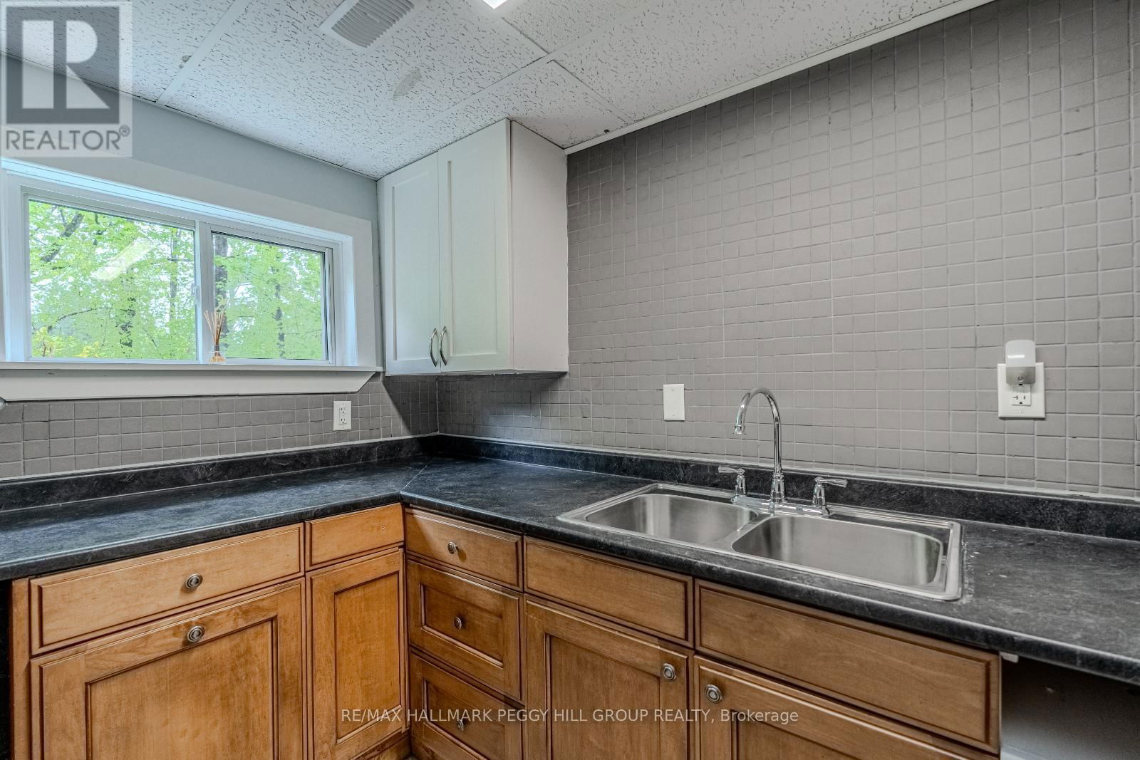 44 EDWARD STREET Image 14