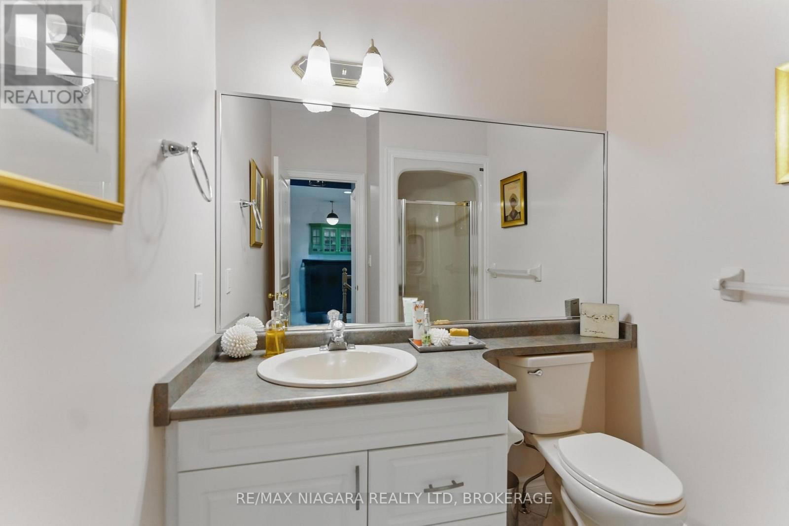 18 - 308 QUEENSTON STREET Image 21