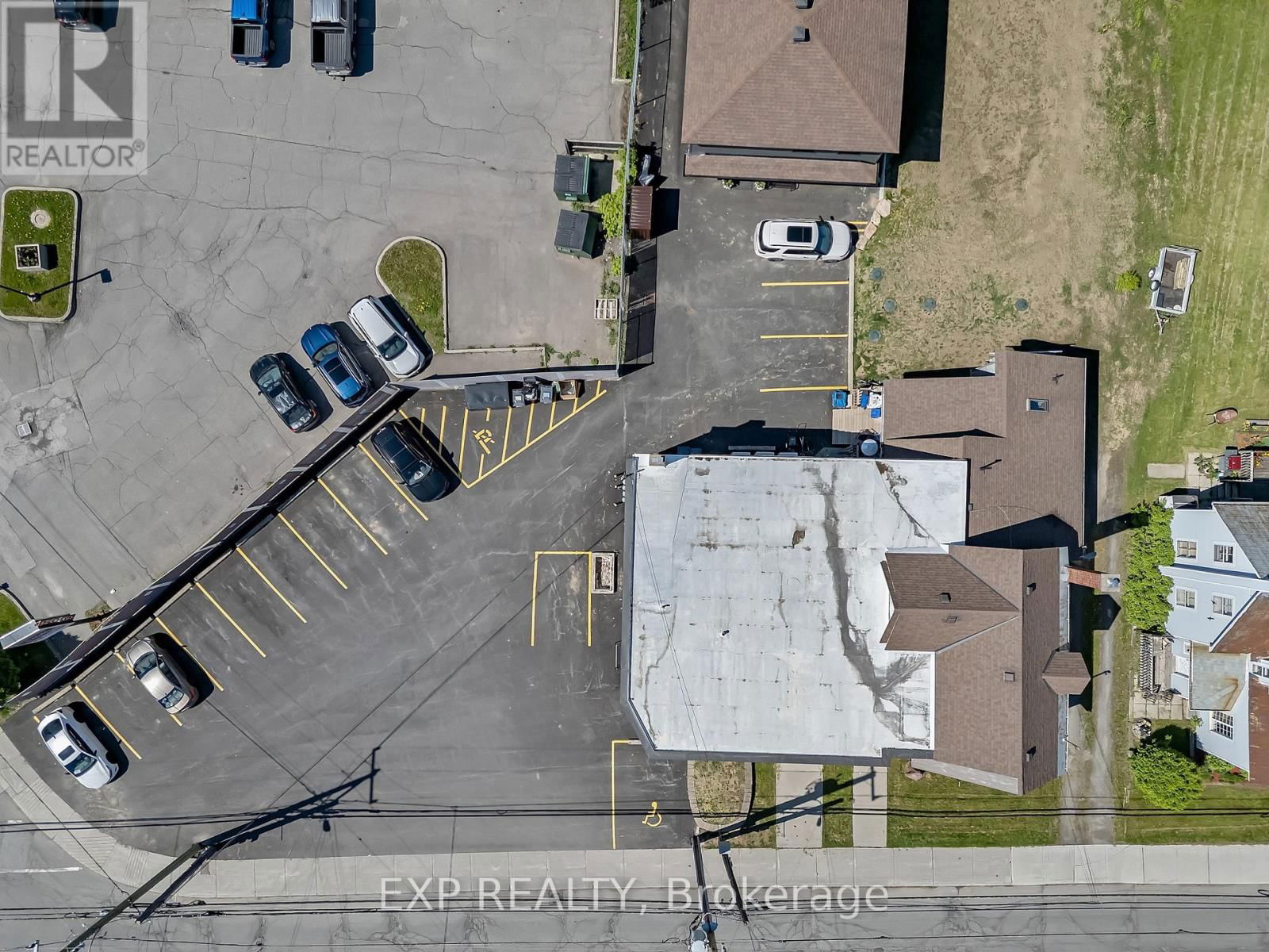 6610 FOURTH LINE ROAD Image 26