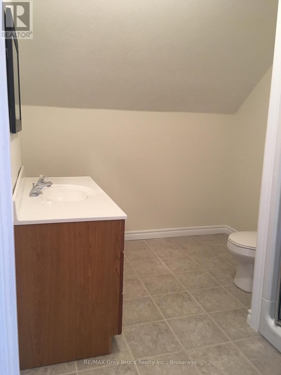 784 16TH STREET EAST Image 34