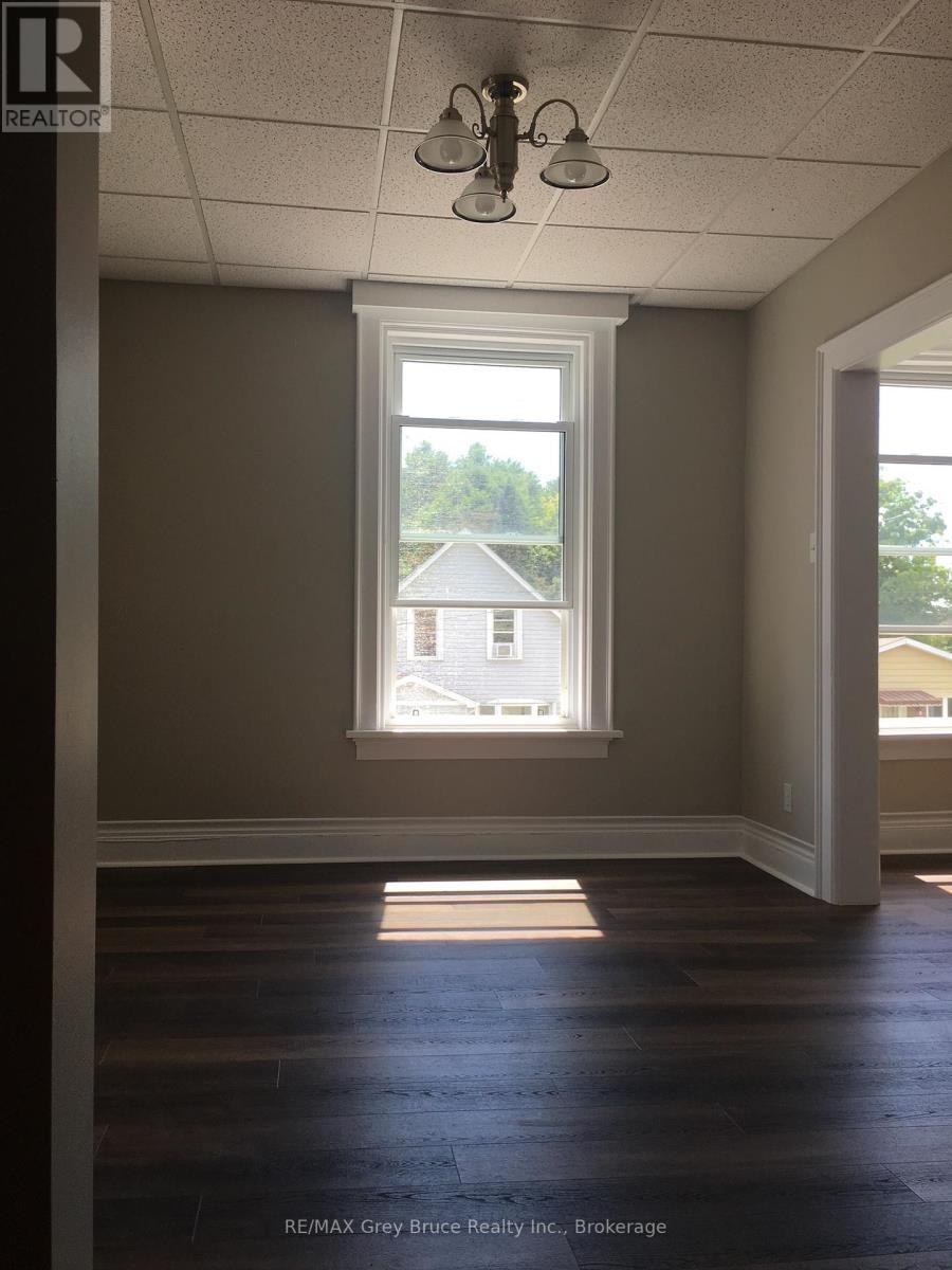 784 16TH STREET EAST Image 35