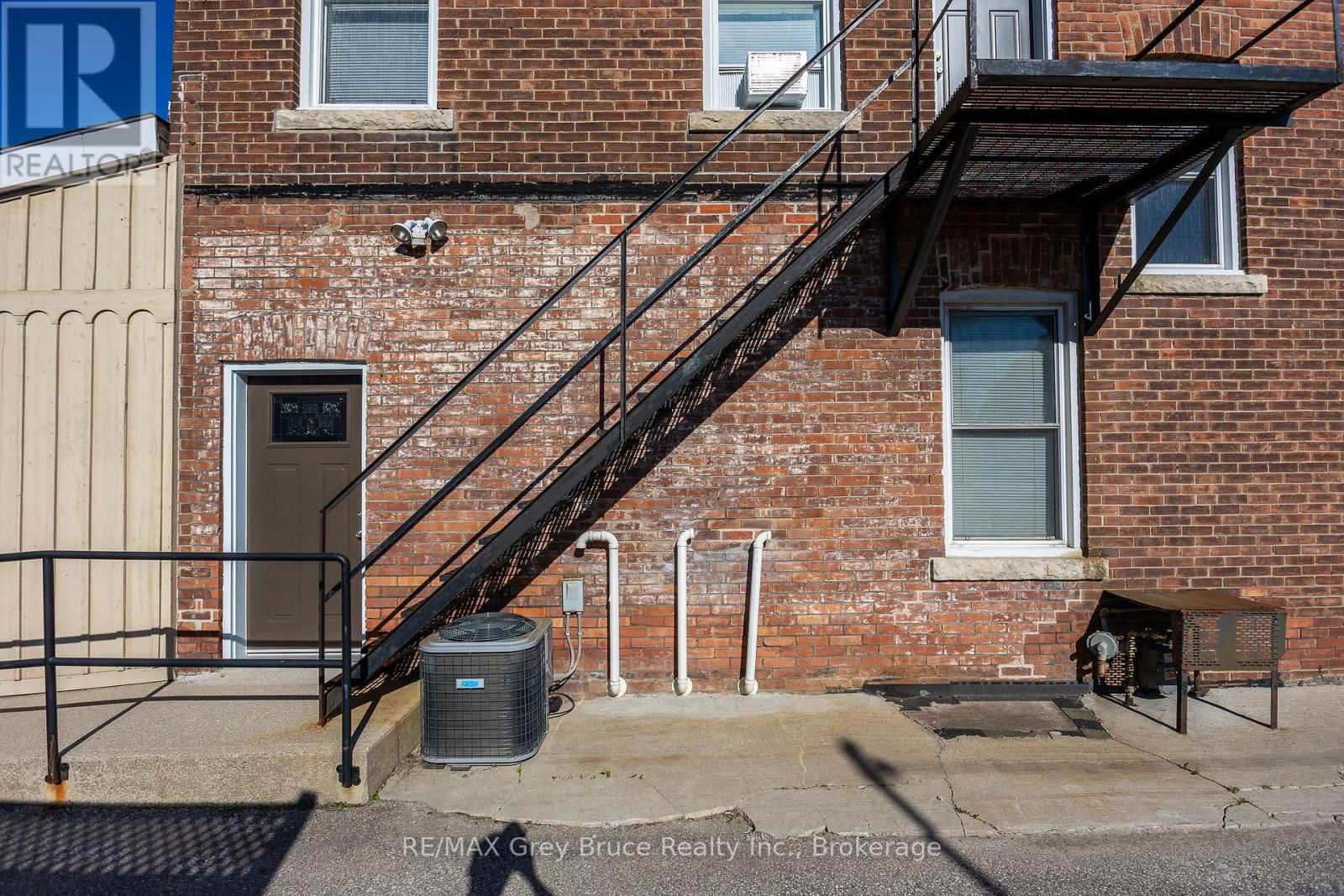 784 16TH STREET EAST Image 44