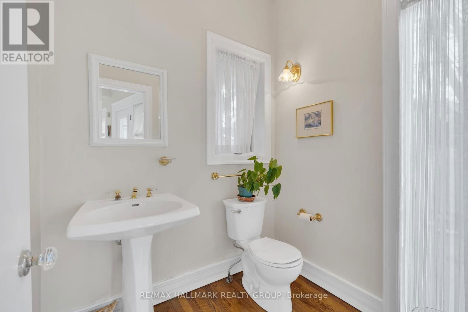 396 HURON AVENUE SOUTH Image 15