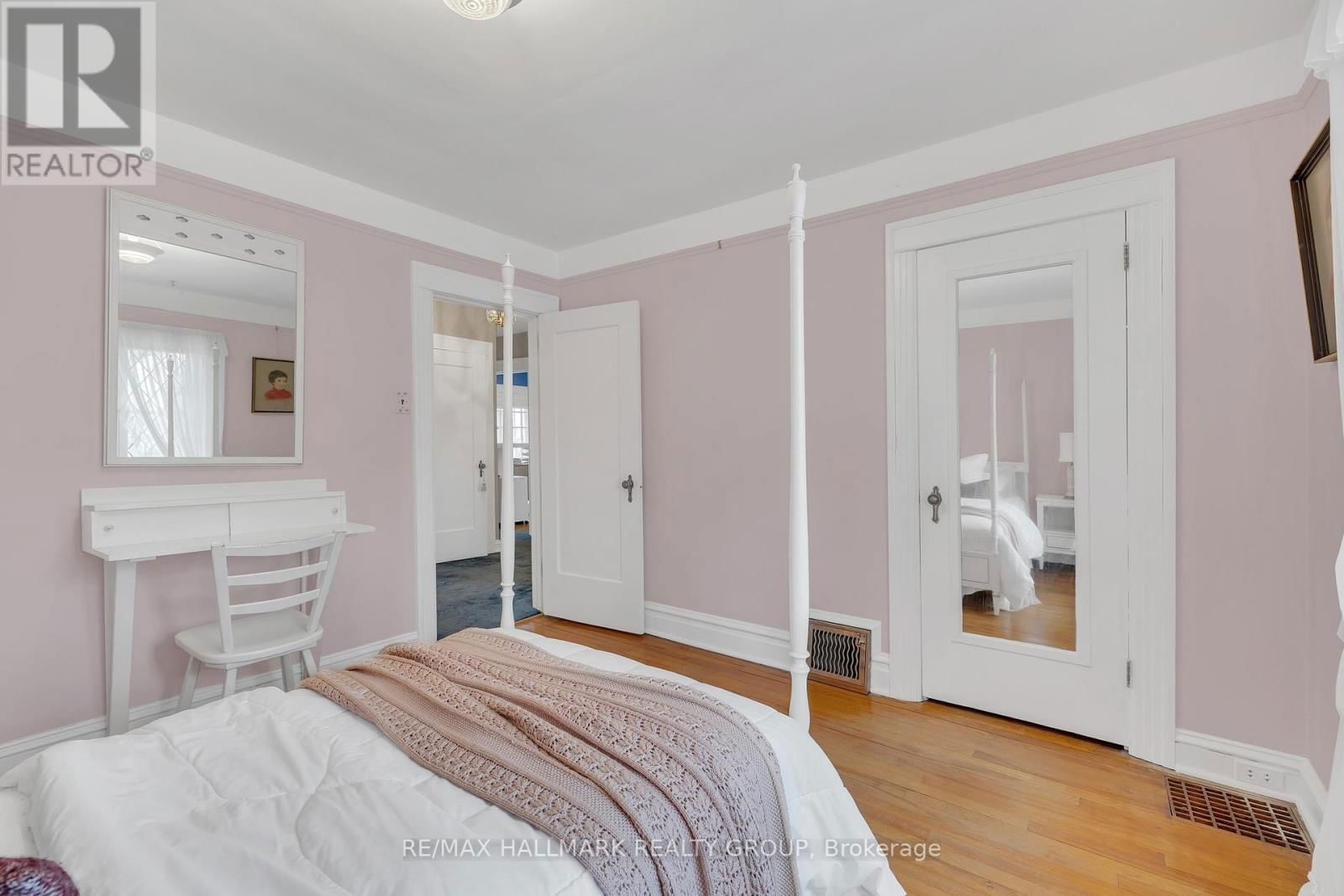 396 HURON AVENUE SOUTH Image 20