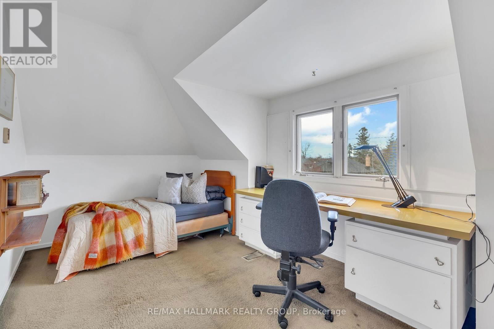396 HURON AVENUE SOUTH Image 25