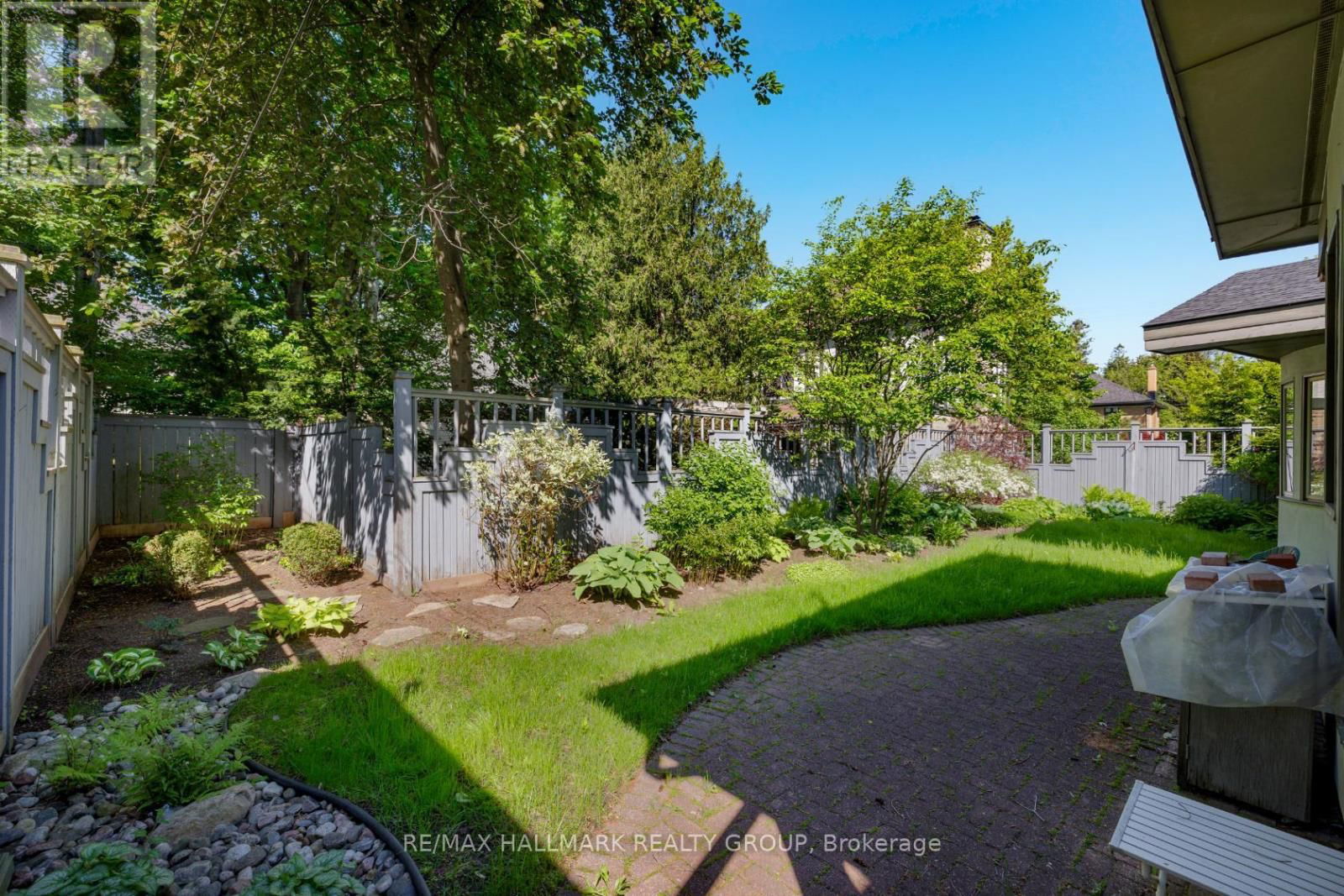 396 HURON AVENUE SOUTH Image 29
