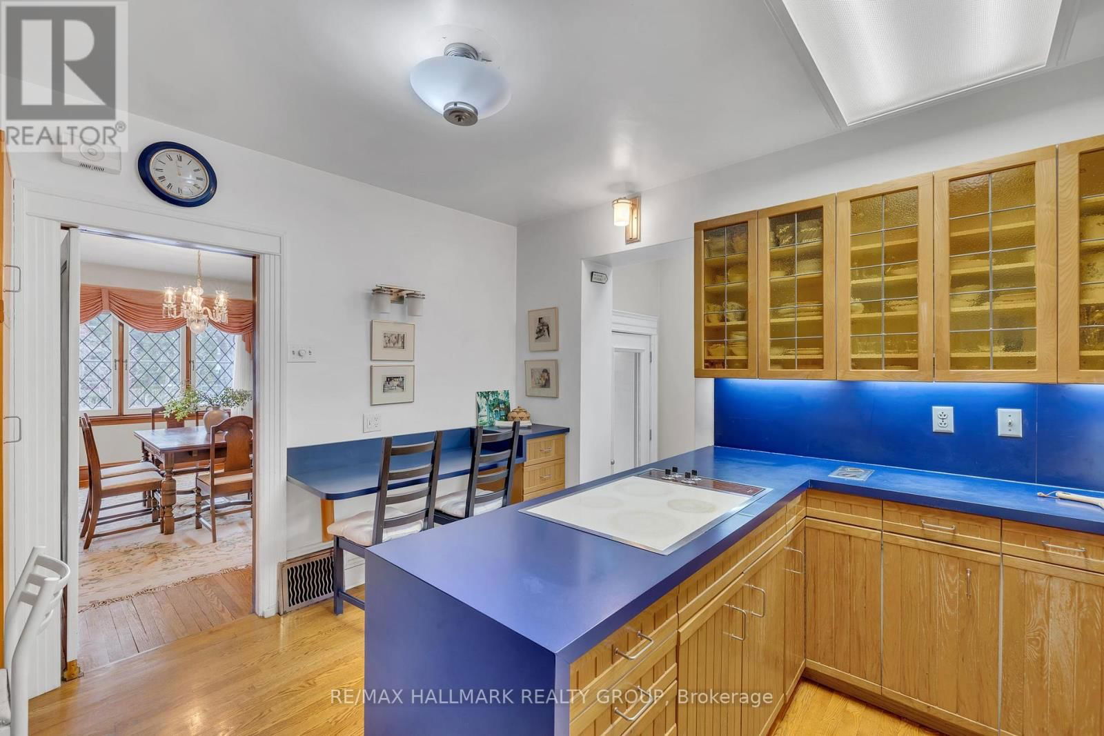 396 HURON AVENUE SOUTH Image 9