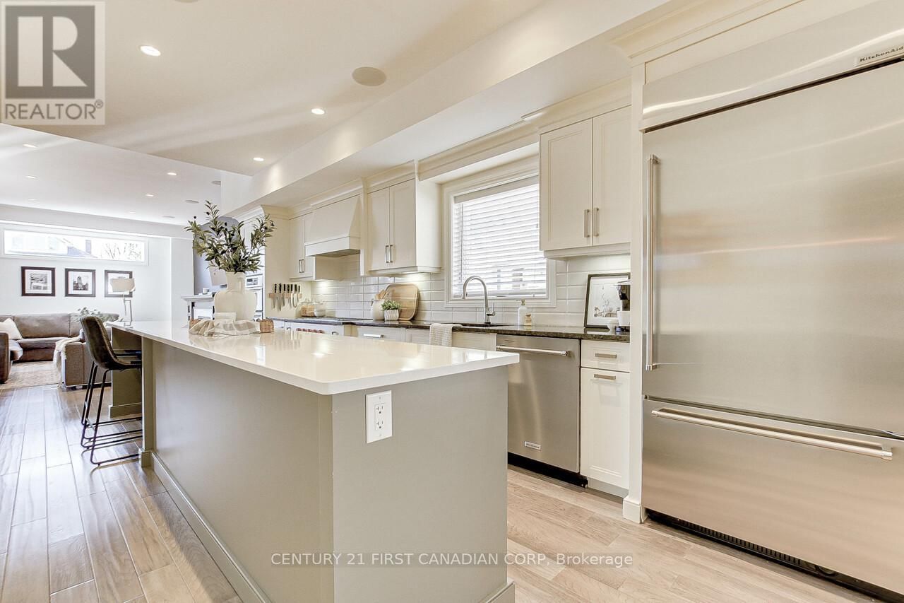 239 TECUMSEH AVENUE EAST Image 11