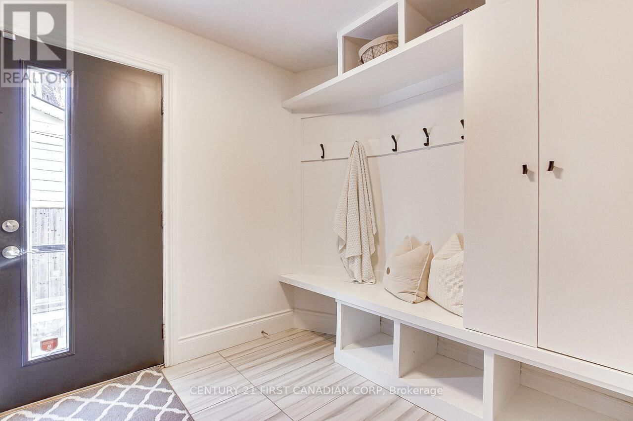 239 TECUMSEH AVENUE EAST Image 23