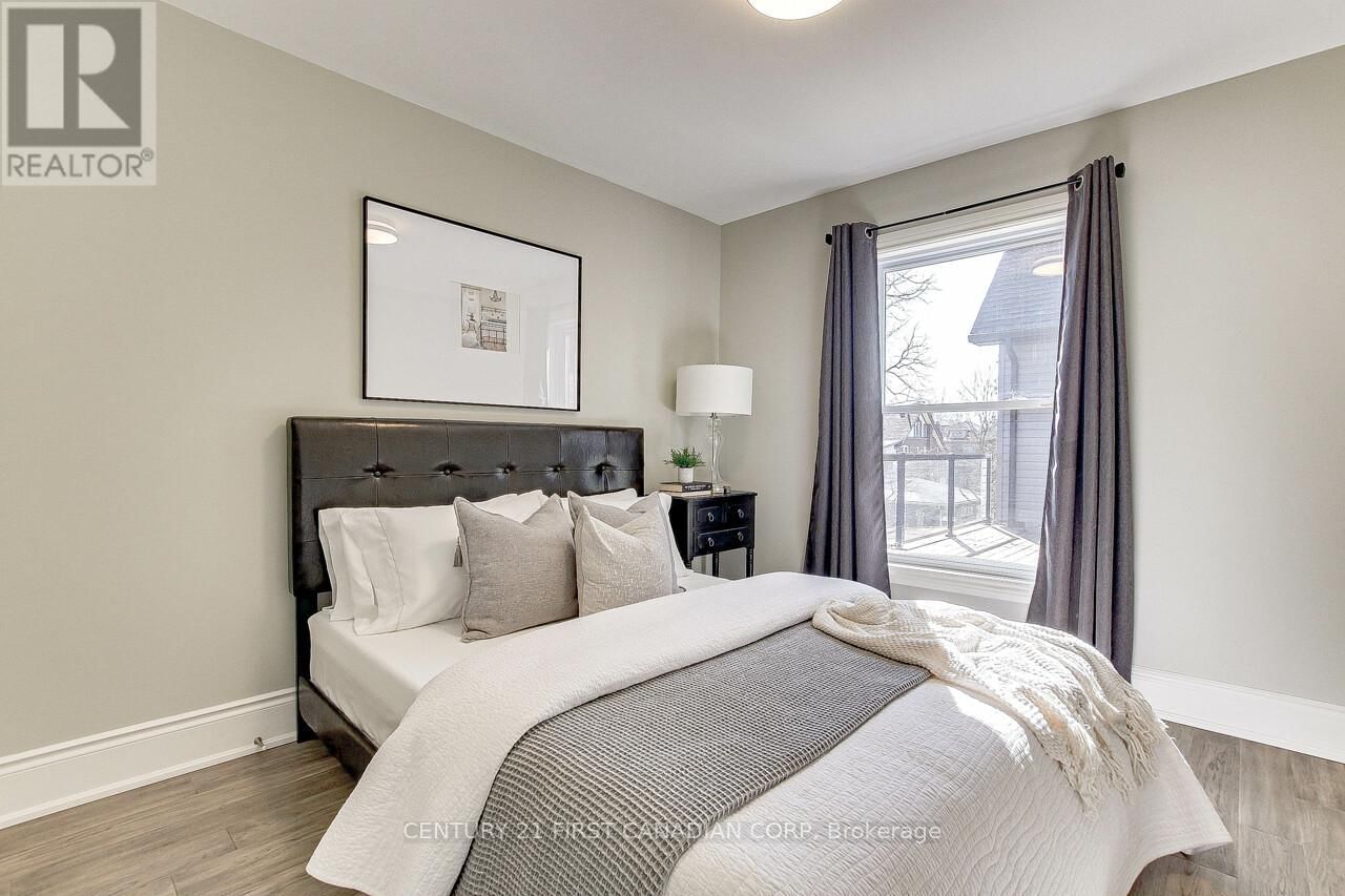 239 TECUMSEH AVENUE EAST Image 27