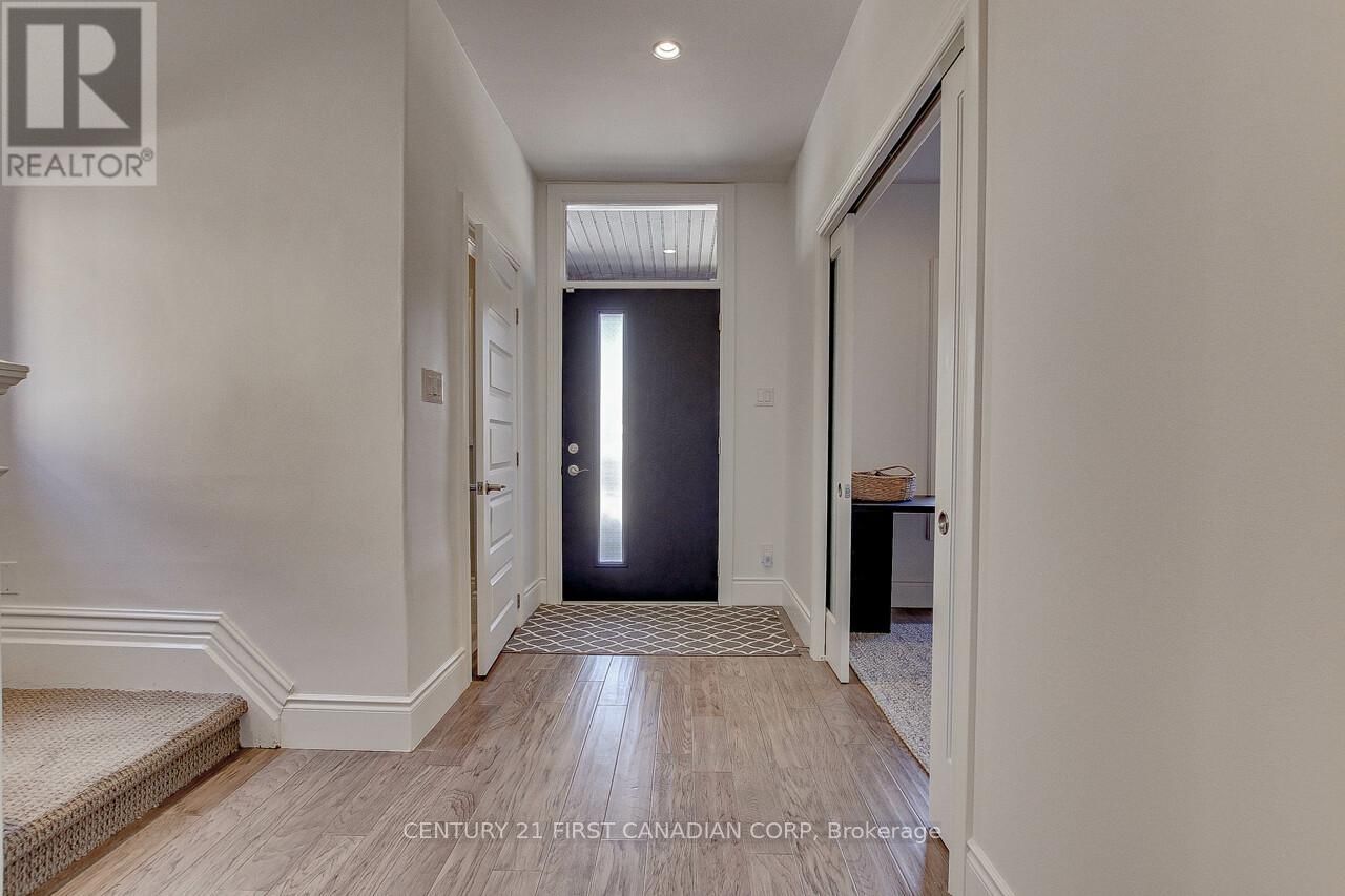 239 TECUMSEH AVENUE EAST Image 4