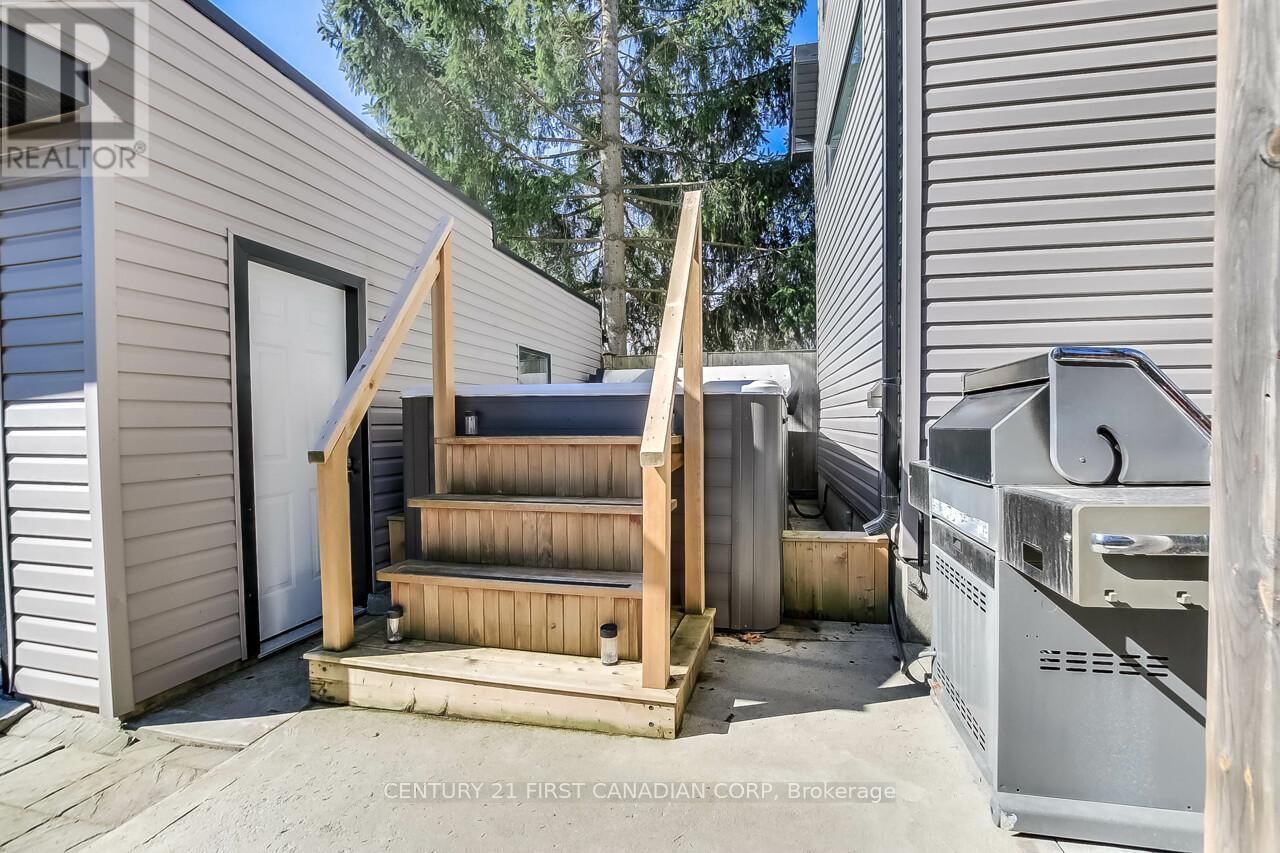 239 TECUMSEH AVENUE EAST Image 41