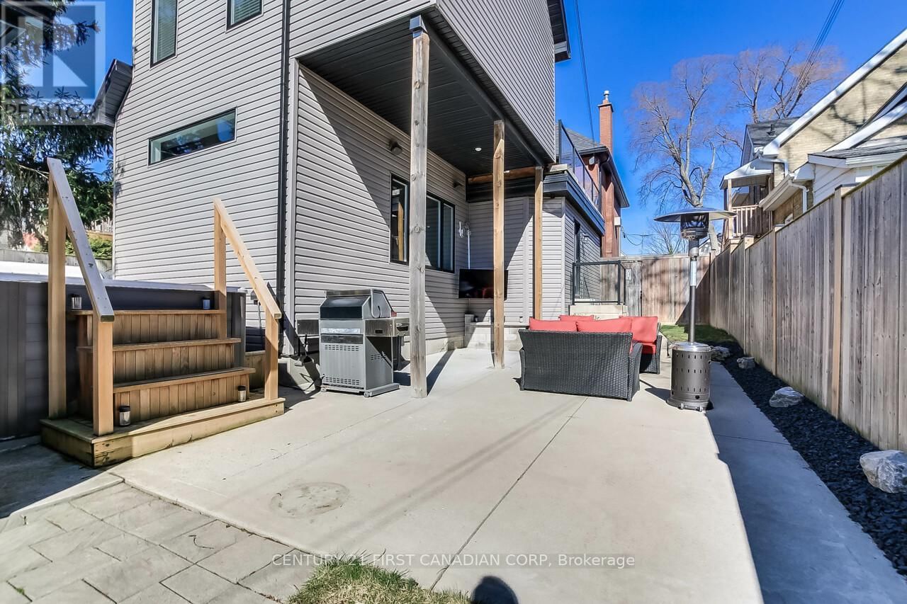 239 TECUMSEH AVENUE EAST Image 43