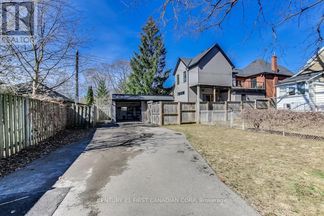 239 TECUMSEH AVENUE EAST Image 46