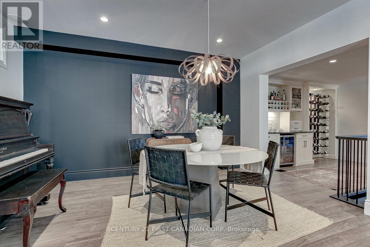 239 TECUMSEH AVENUE EAST Image 8