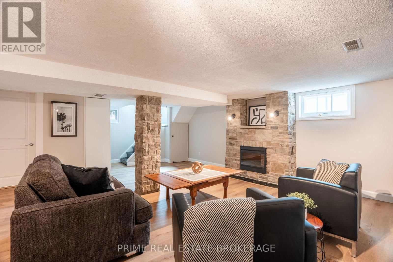 156 WILLIAM STREET Image 22