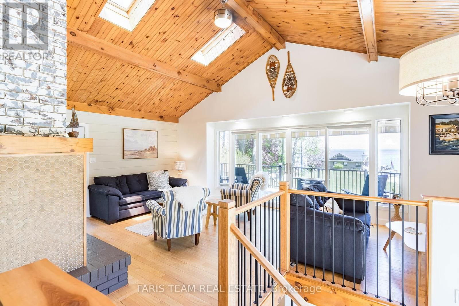 328 CEDAR AVENUE Image 11